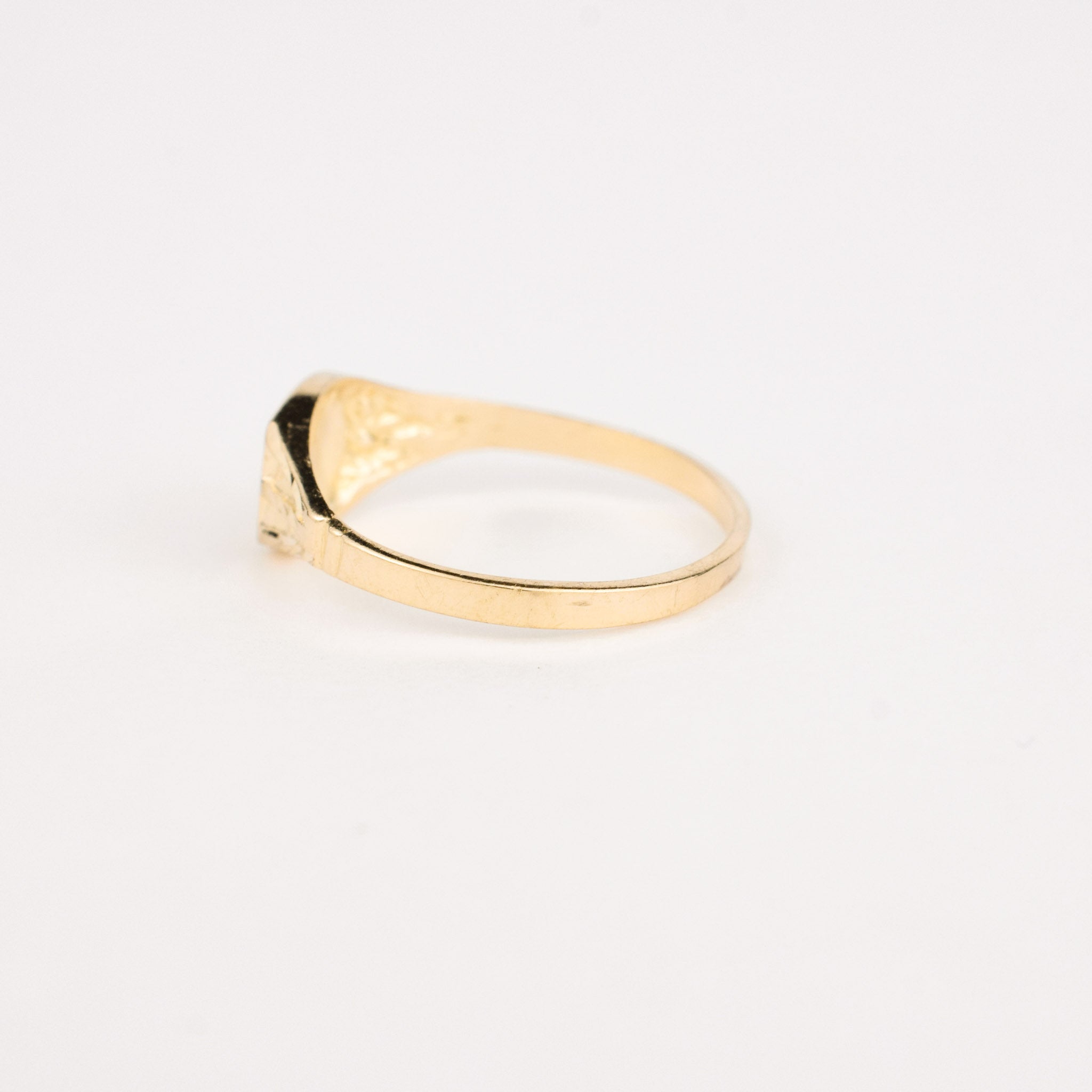 vintage gold 'B' signet ring