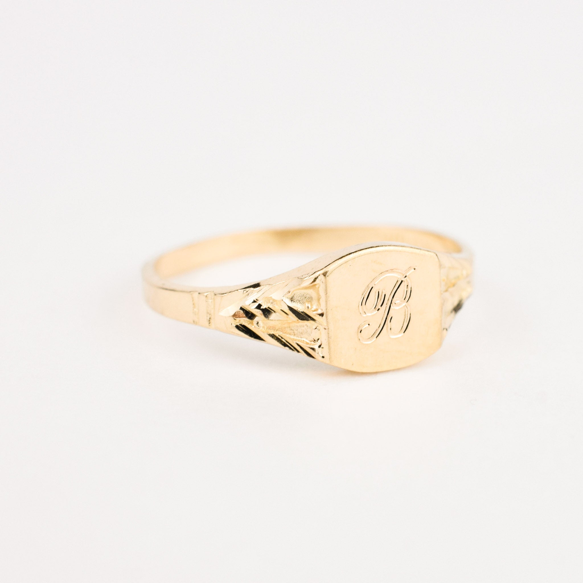 vintage gold 'B' signet ring
