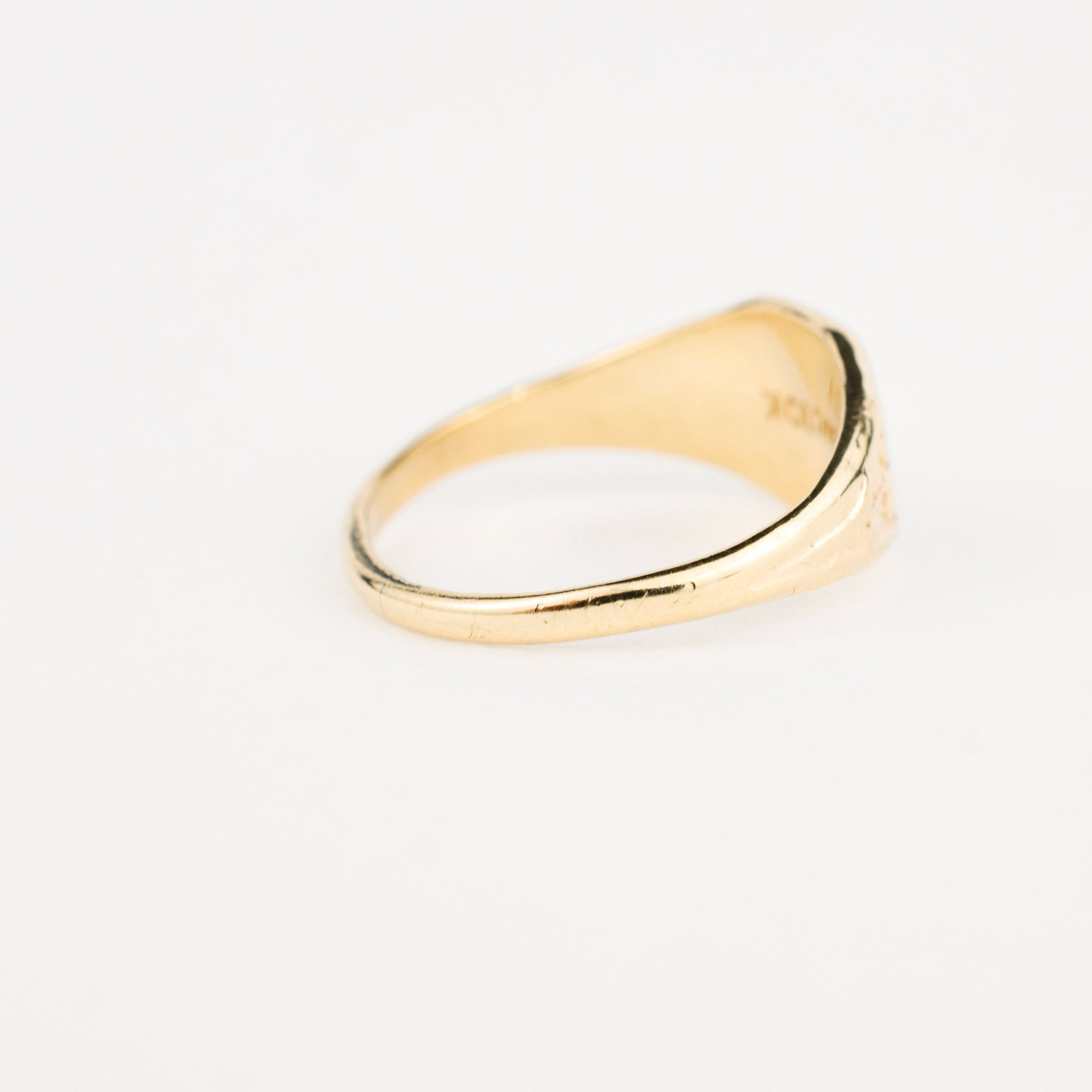 vintage gold 'J' signet ring
