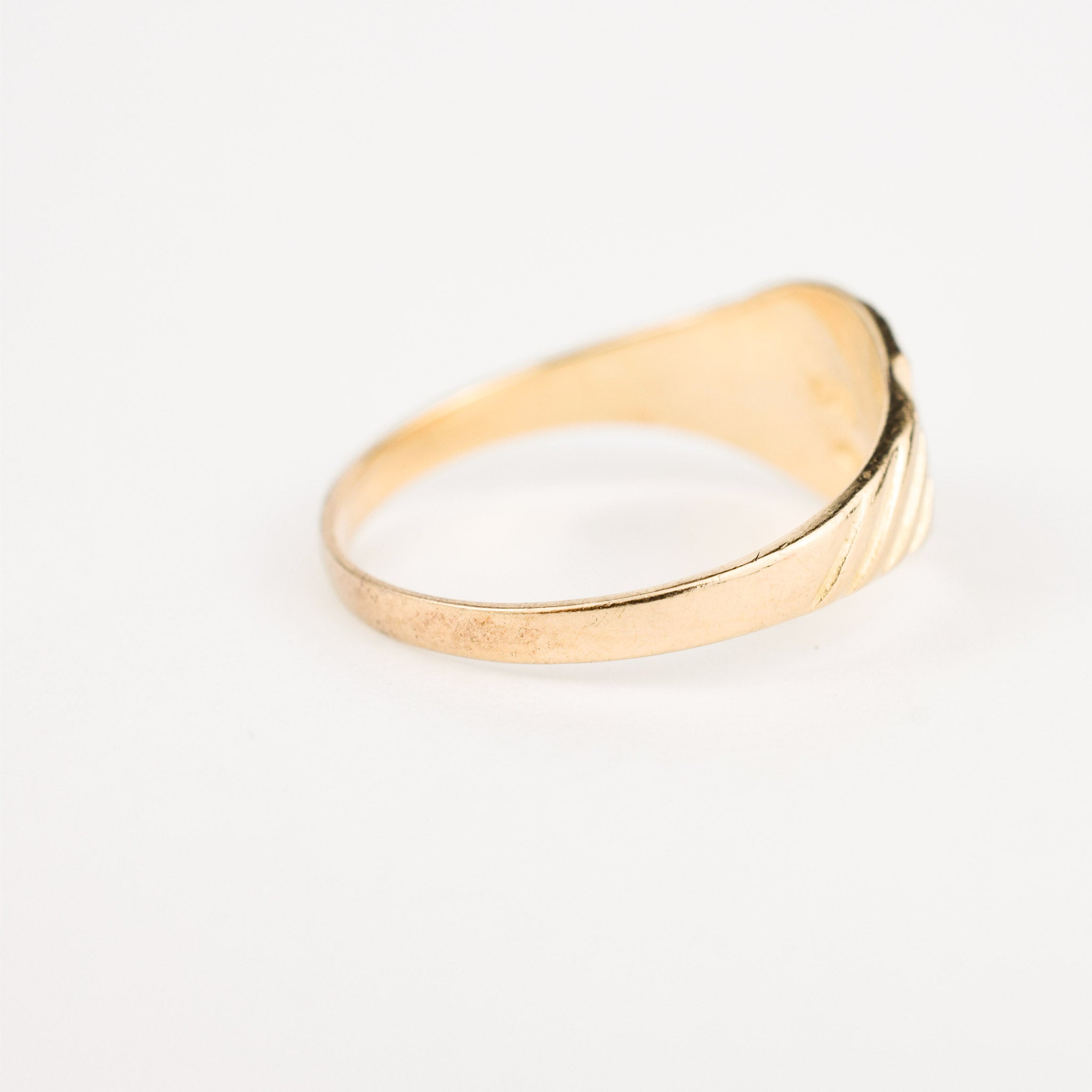 vintage gold 'J' Signet Ring