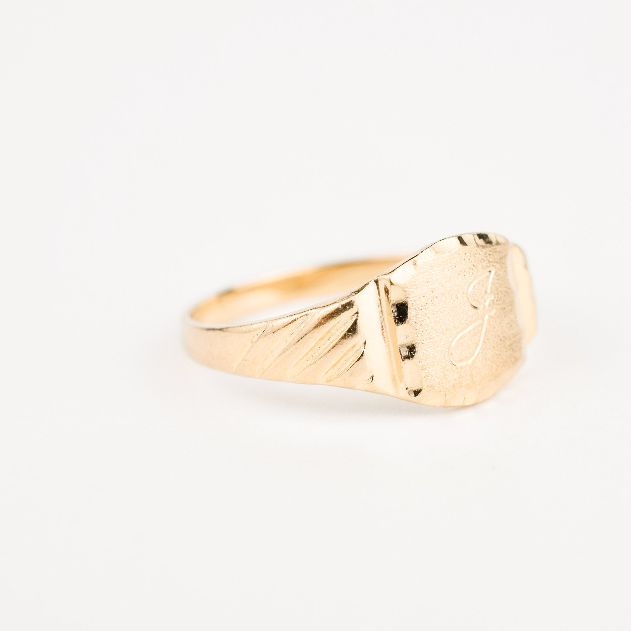 vintage gold 'J' Signet Ring