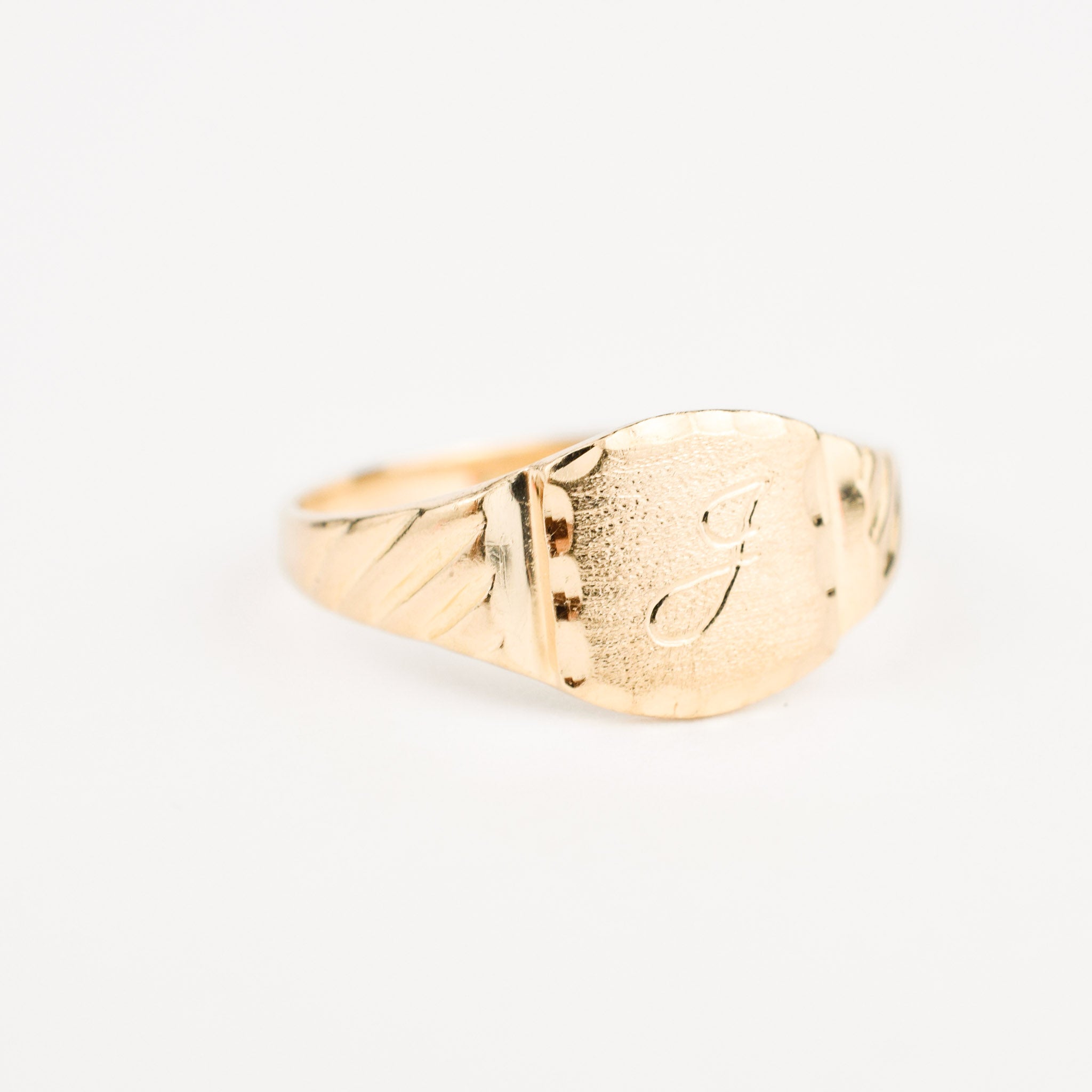 vintage gold 'J' Signet Ring