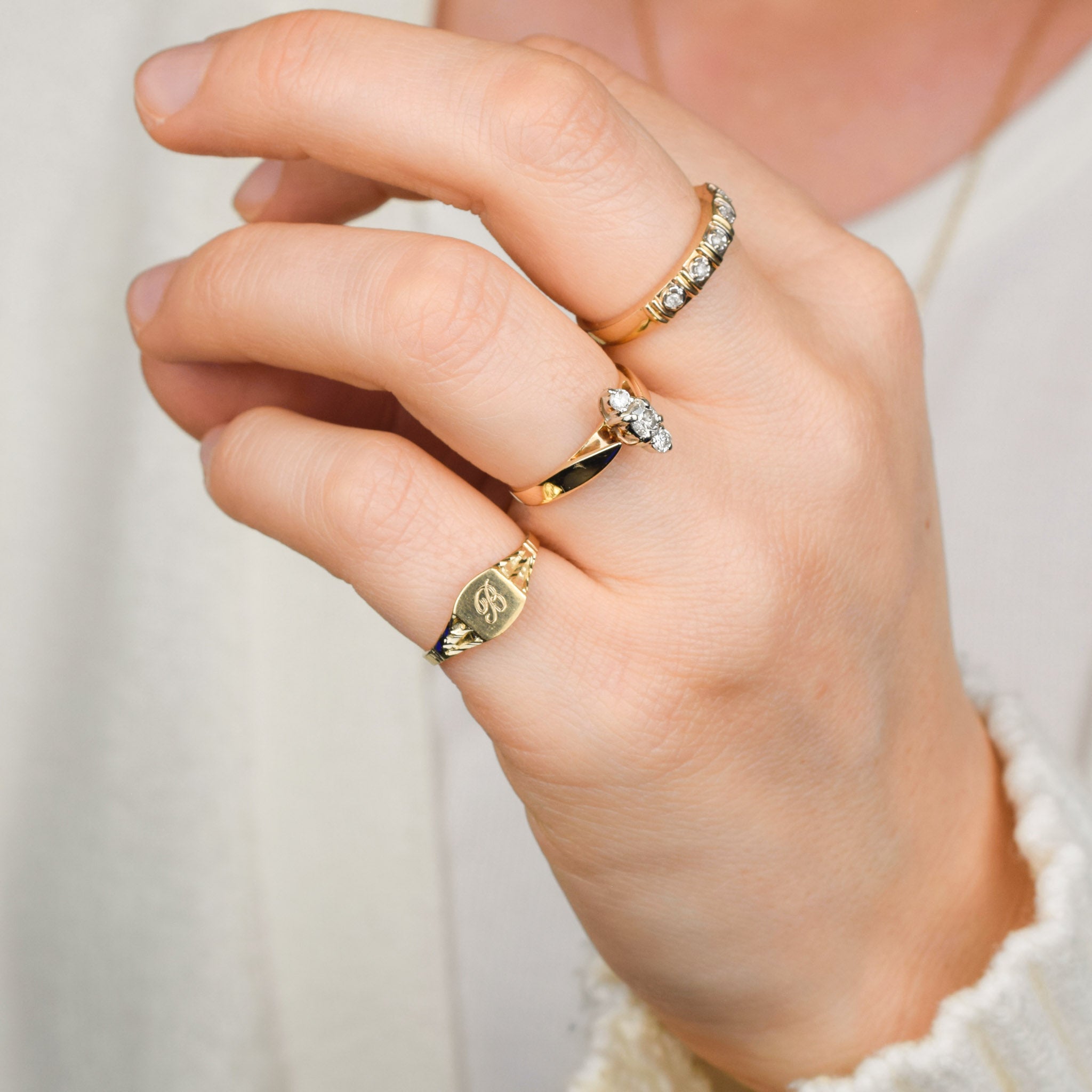 vintage gold 'B' signet ring