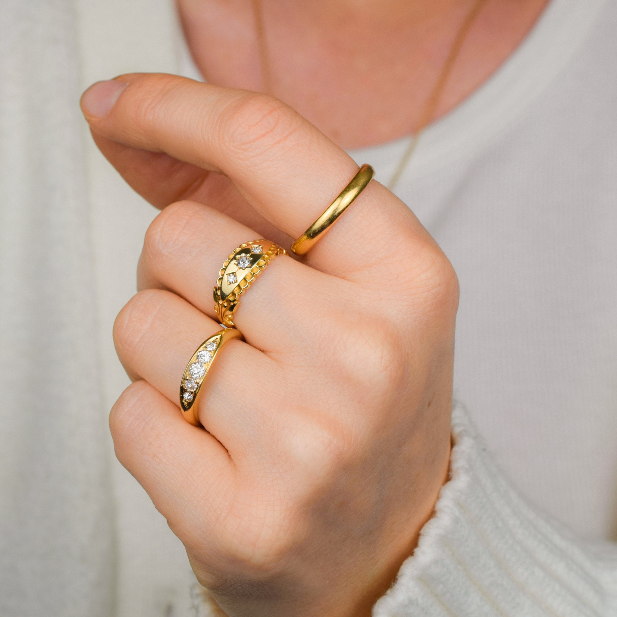 vintage 22k gold band *Assayed in London in 1946
