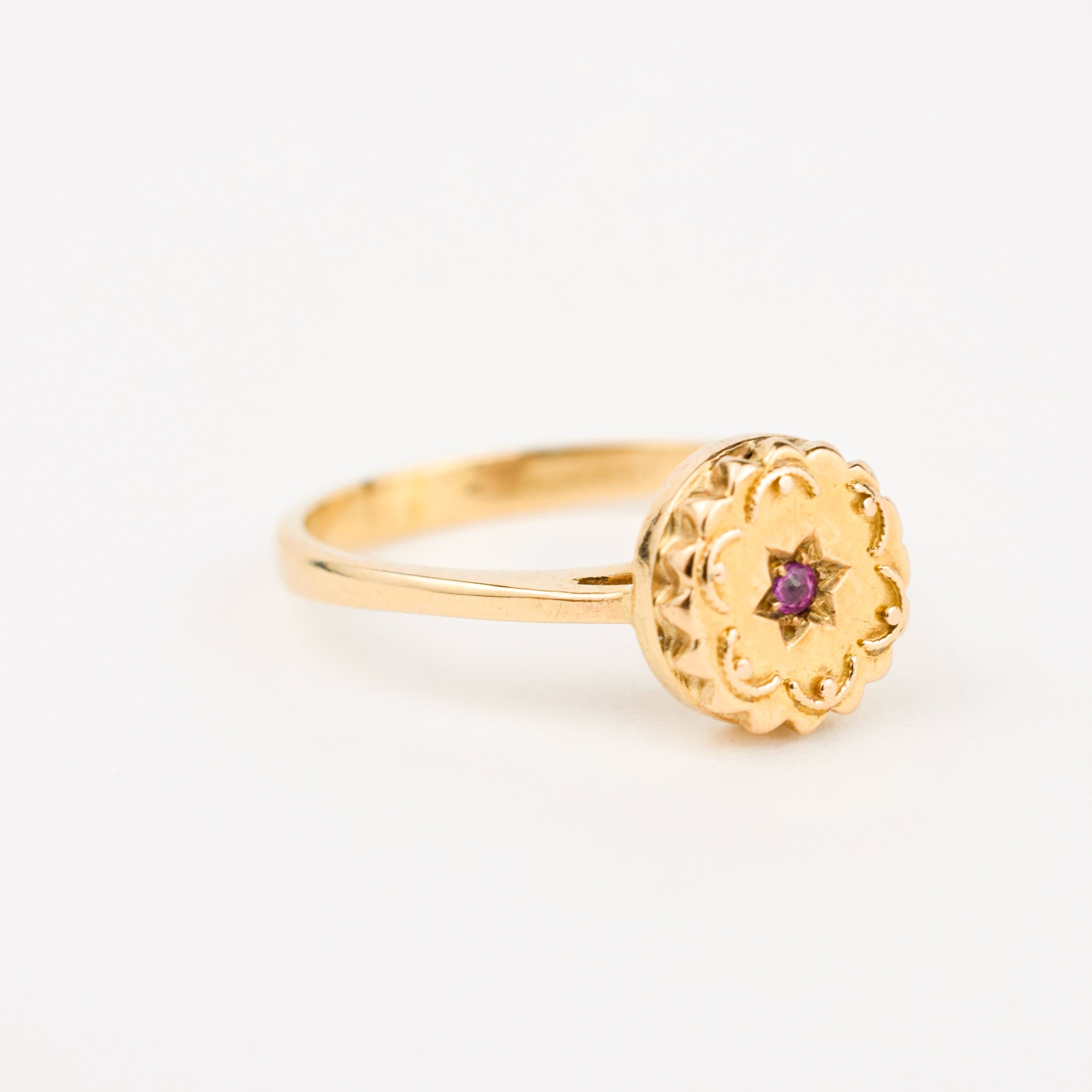 vintage gold Circular Ring with Ruby Star