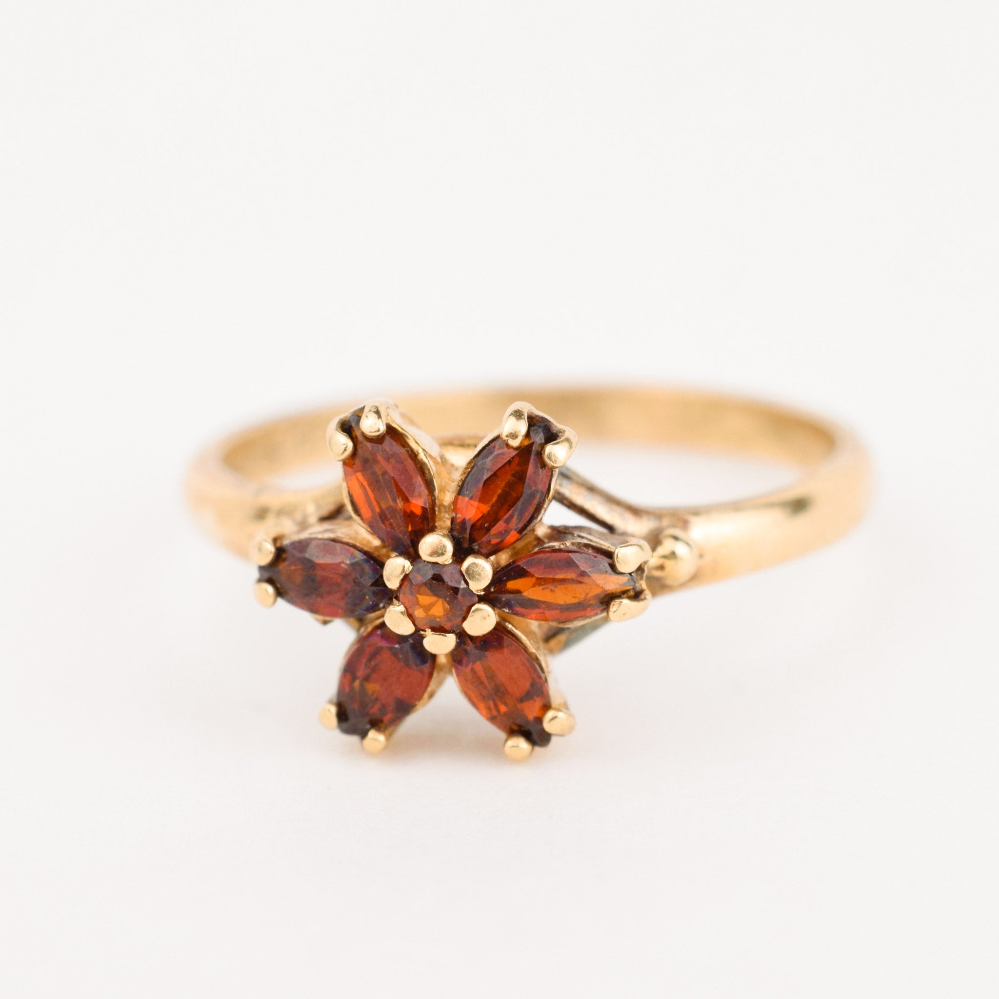 vintage gold Garnet Flower Ring 
