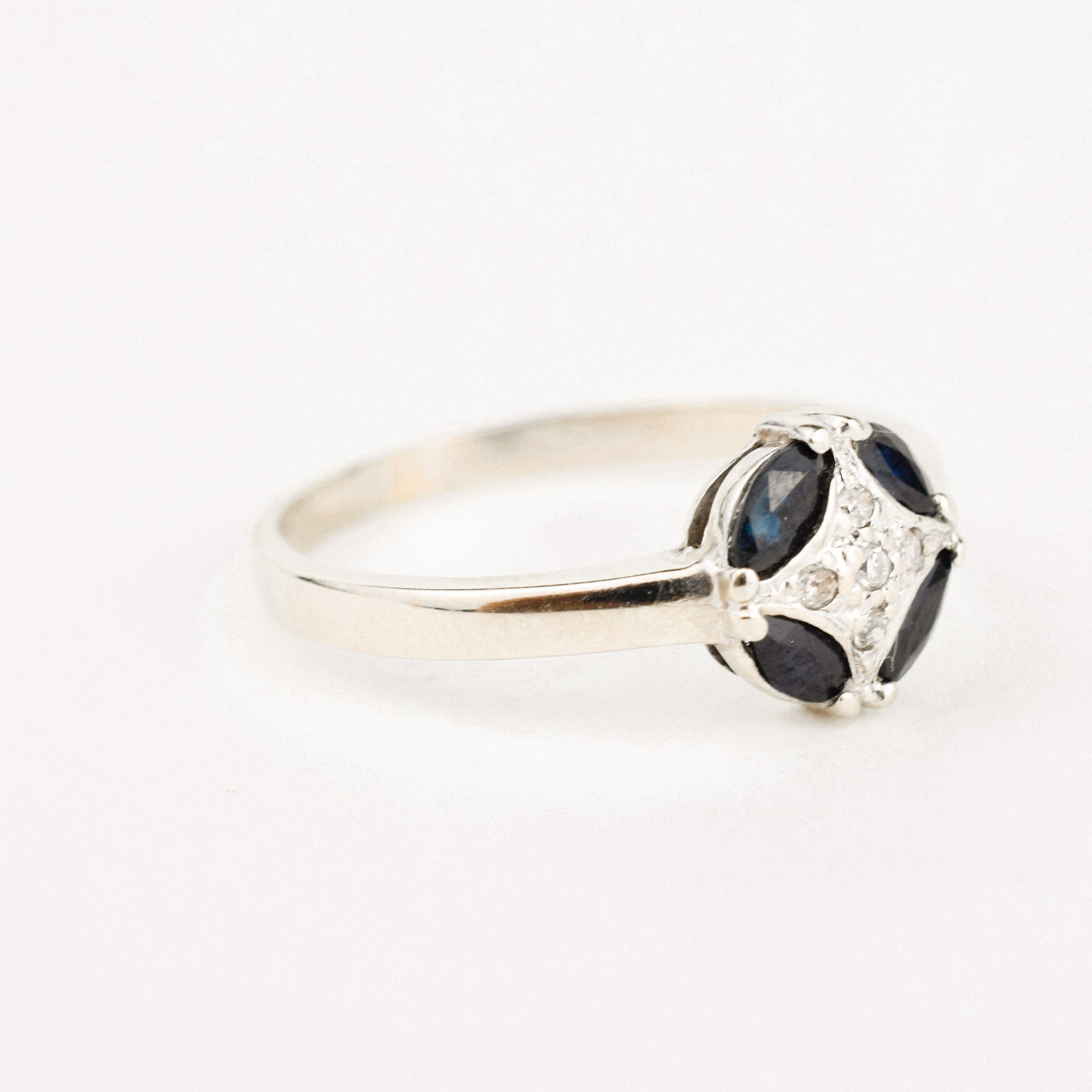 white gold Sapphire and Diamond Star Ringa 