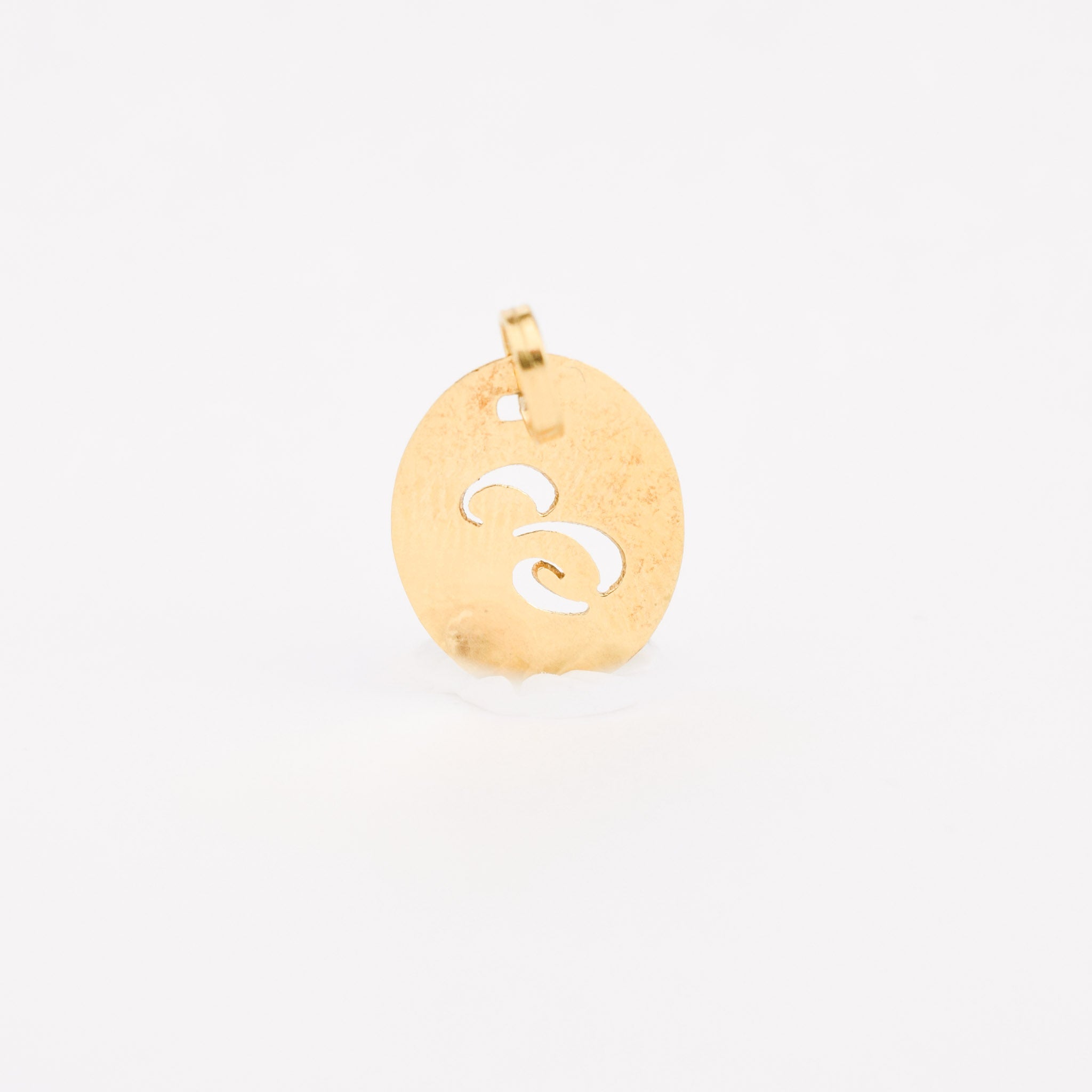 'e' gold charm pendant 