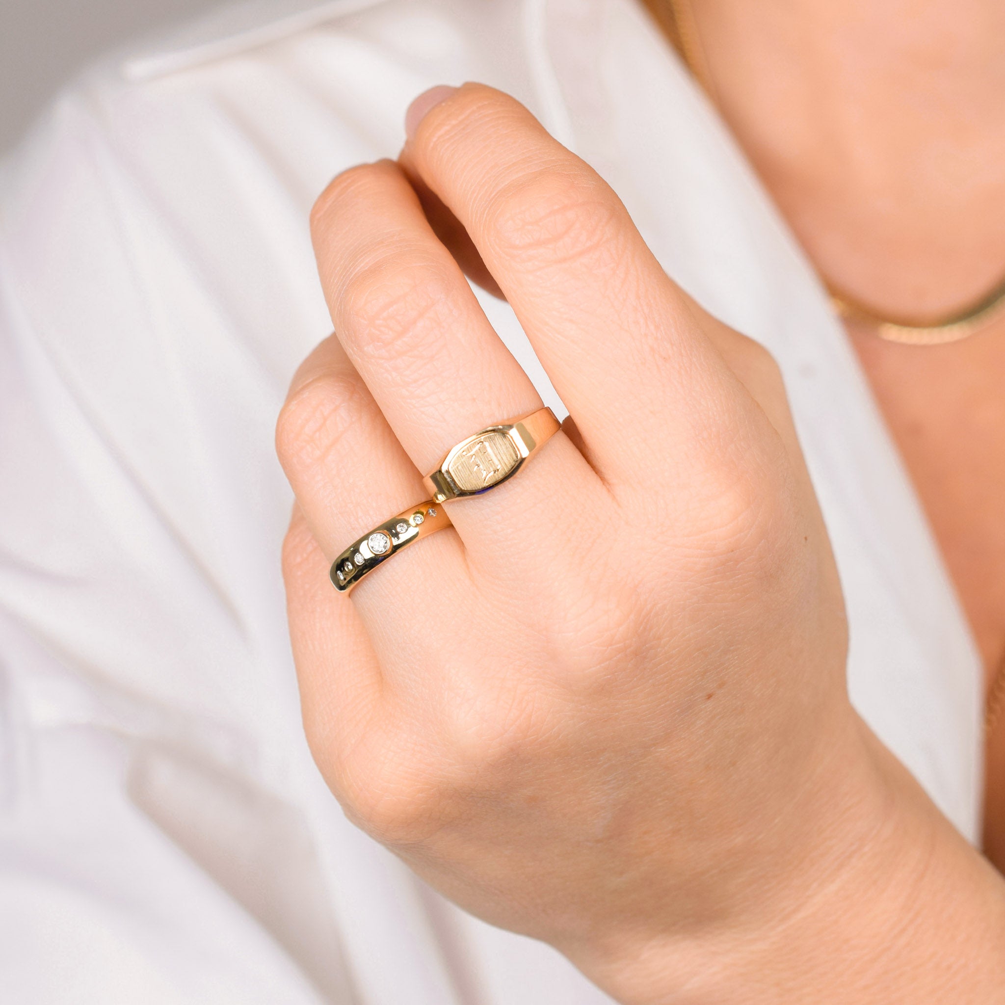 vintage gold 'D' Signet ring