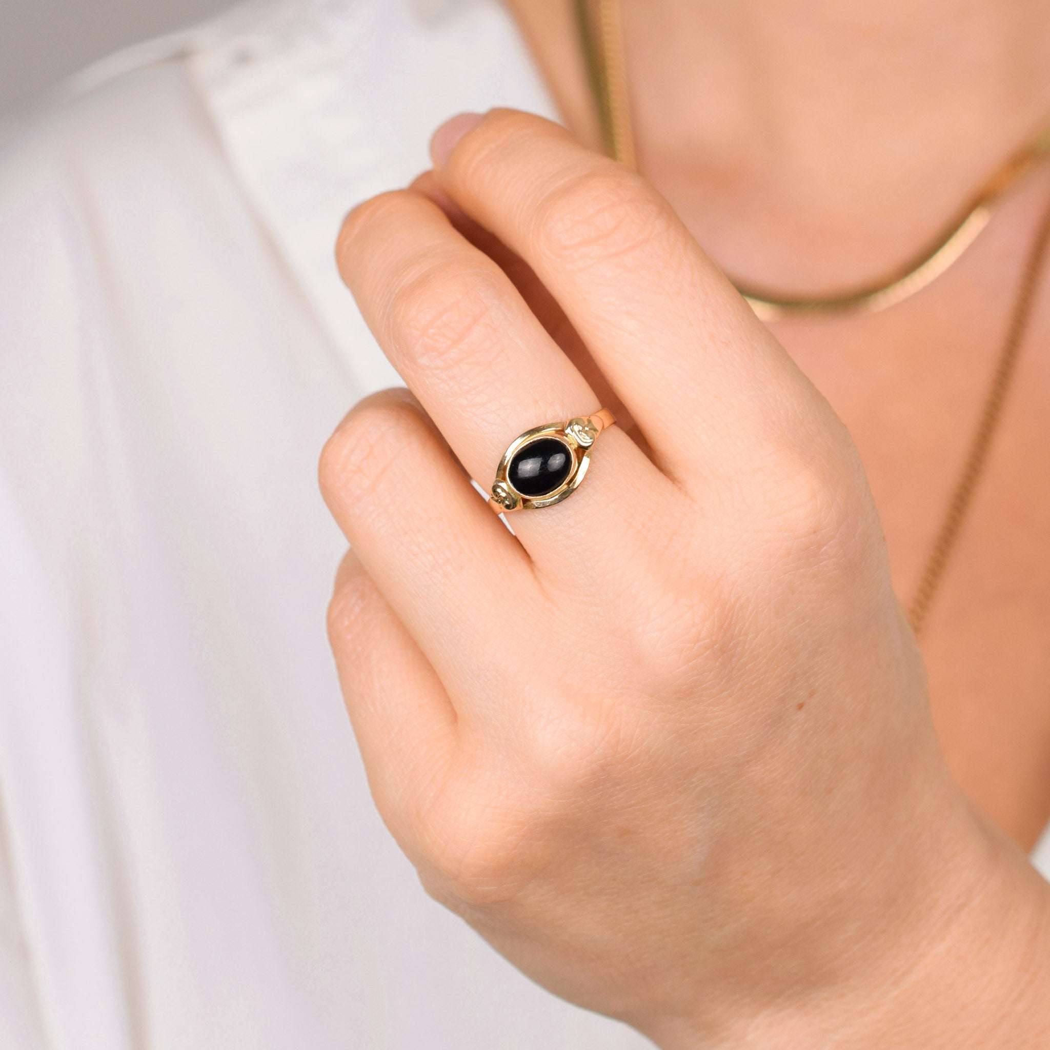 vintage gold Cabochon Onyx Ring