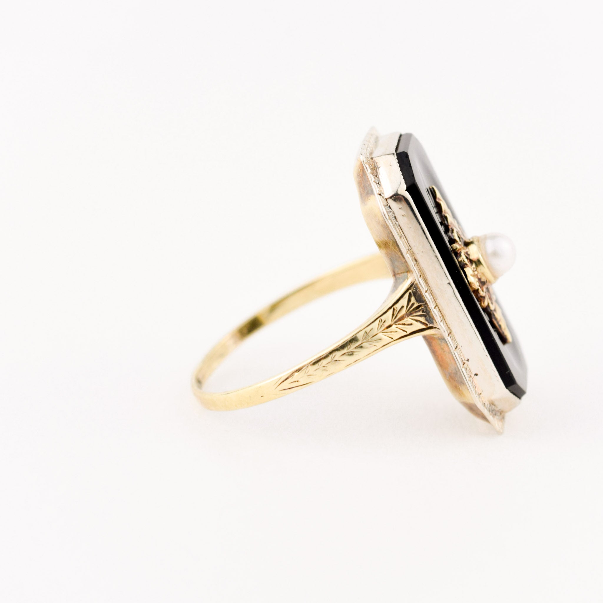 vintage gold Onyx Ring with Seed Pearl Centre