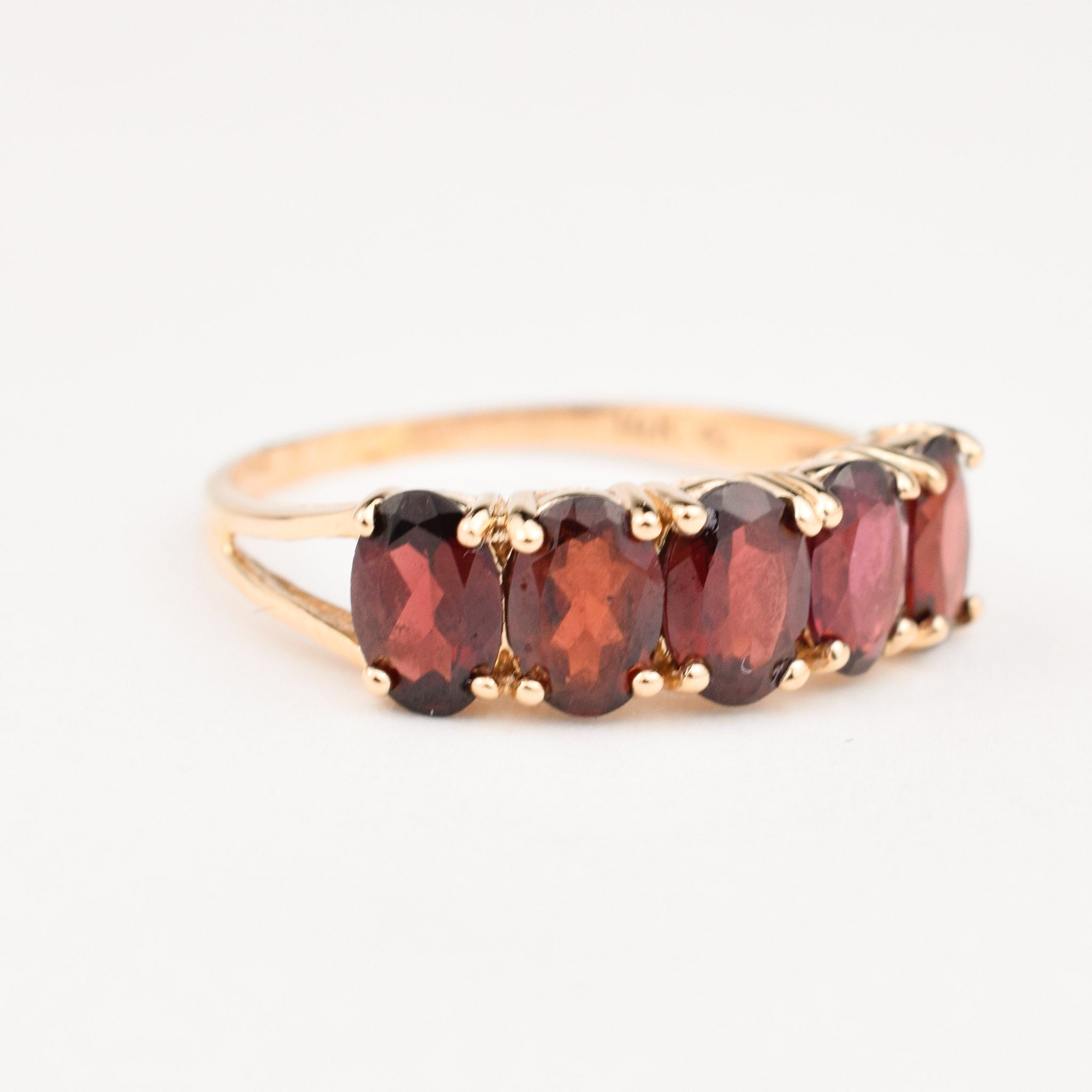 vintage 14k yellow gold 5 garnet band 
