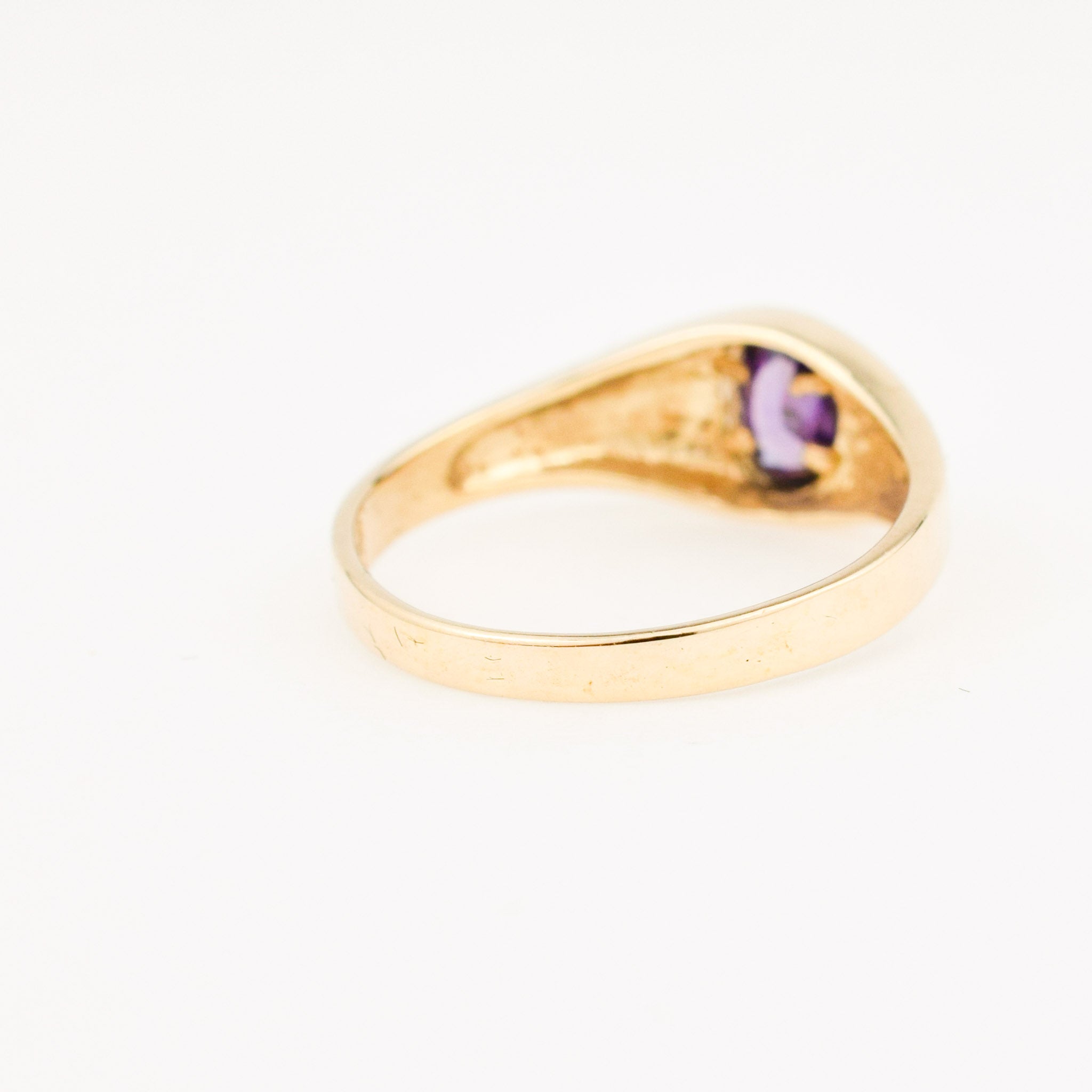 vintage bezel set amethyst gold ring
