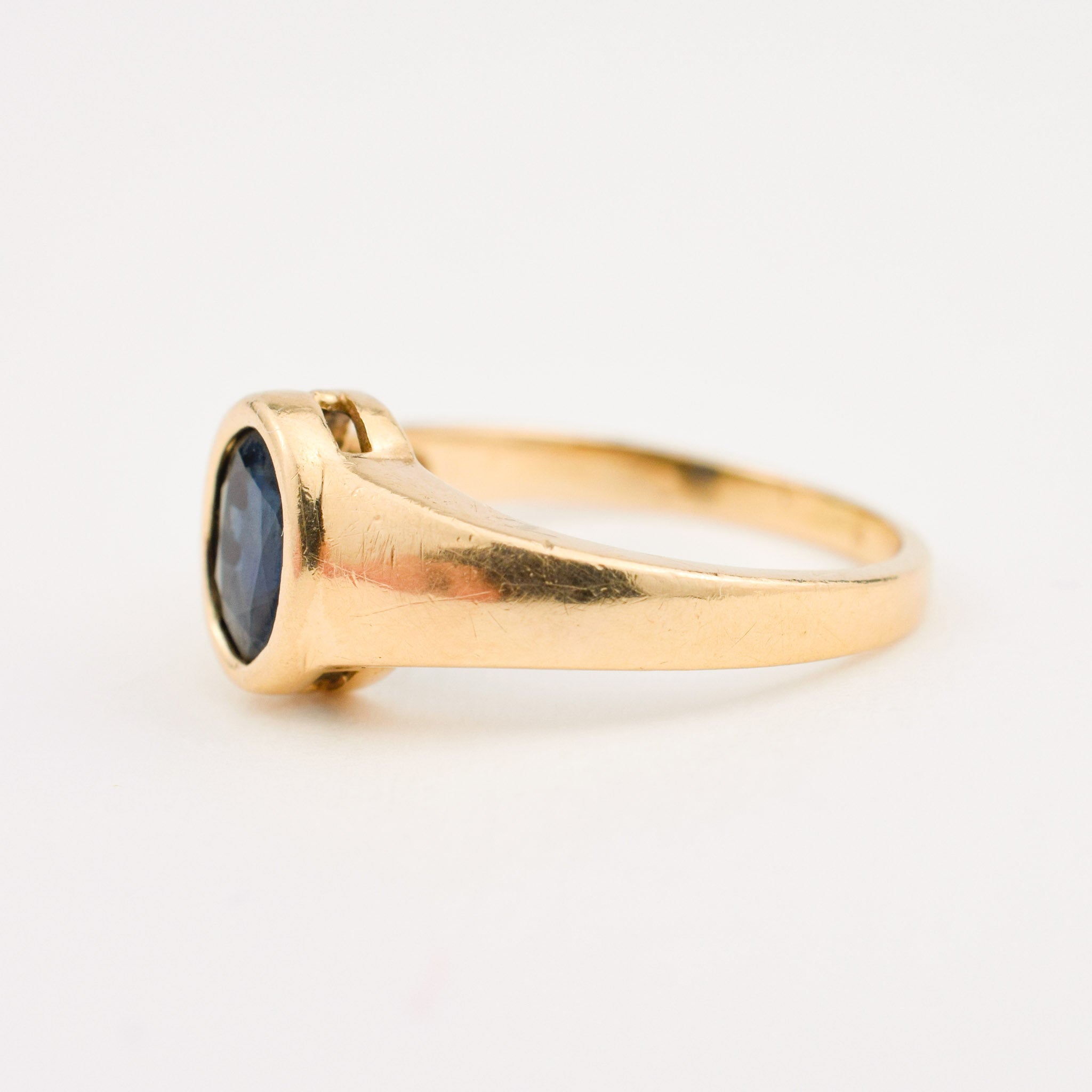 14k gold sapphire signet ring