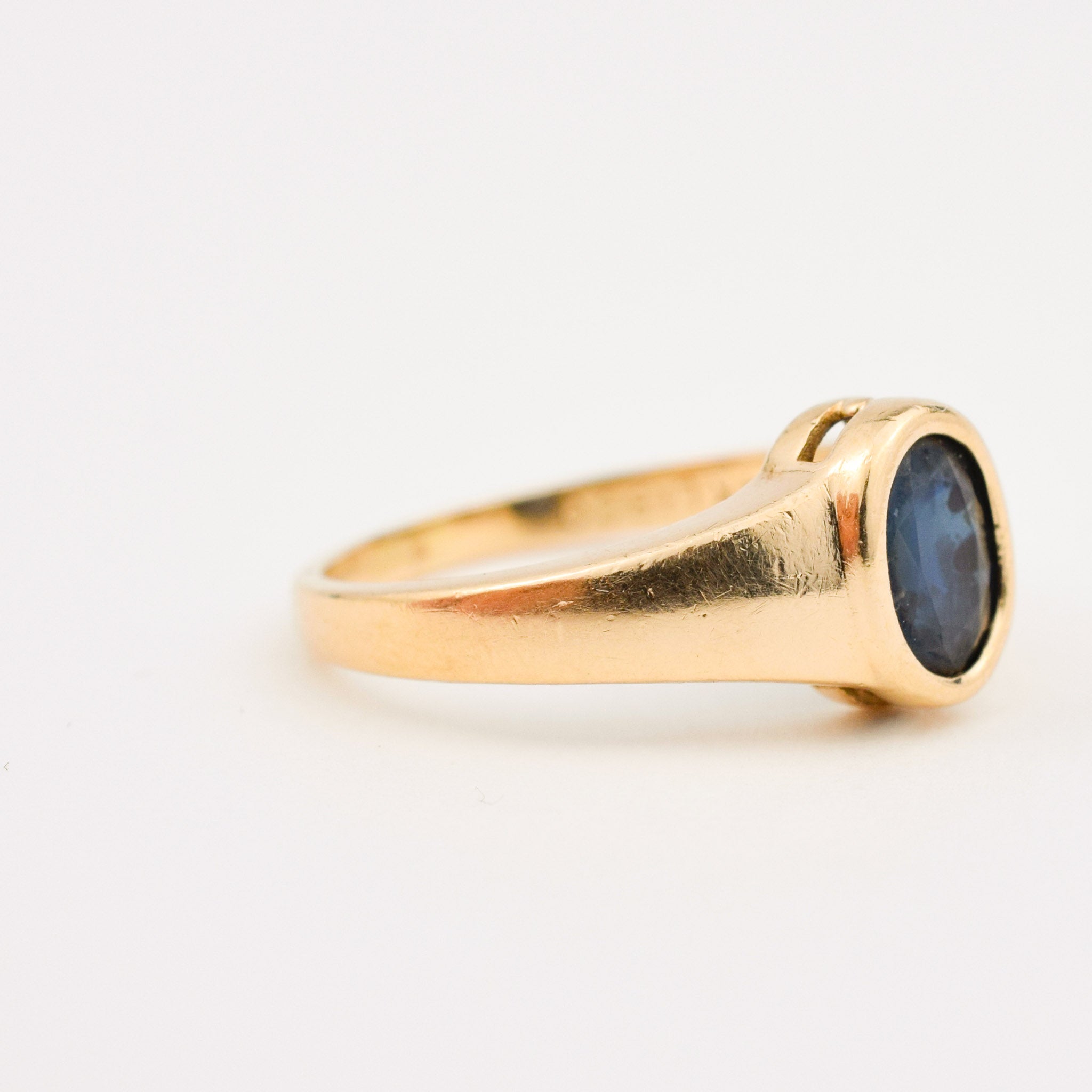 14k gold sapphire signet ring