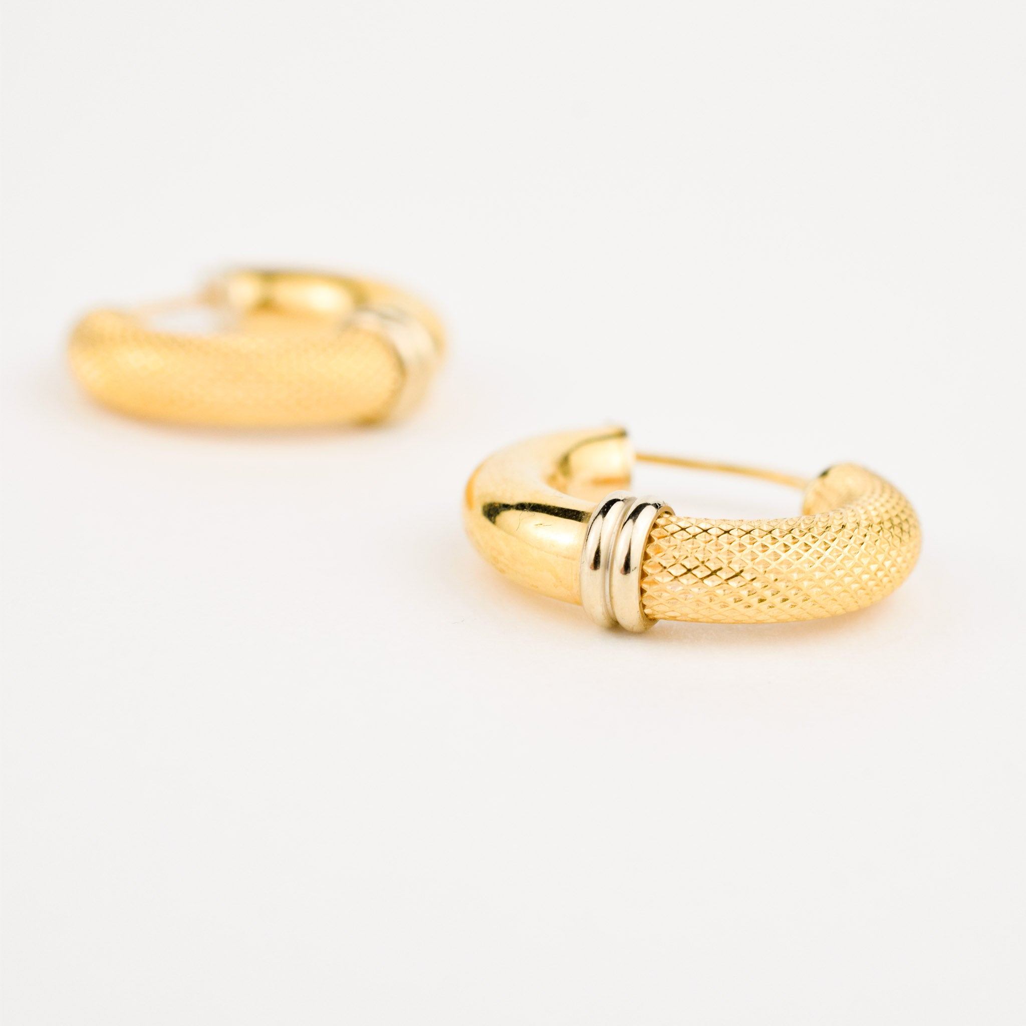 Puffy 18k yellow gold hoop earrings 