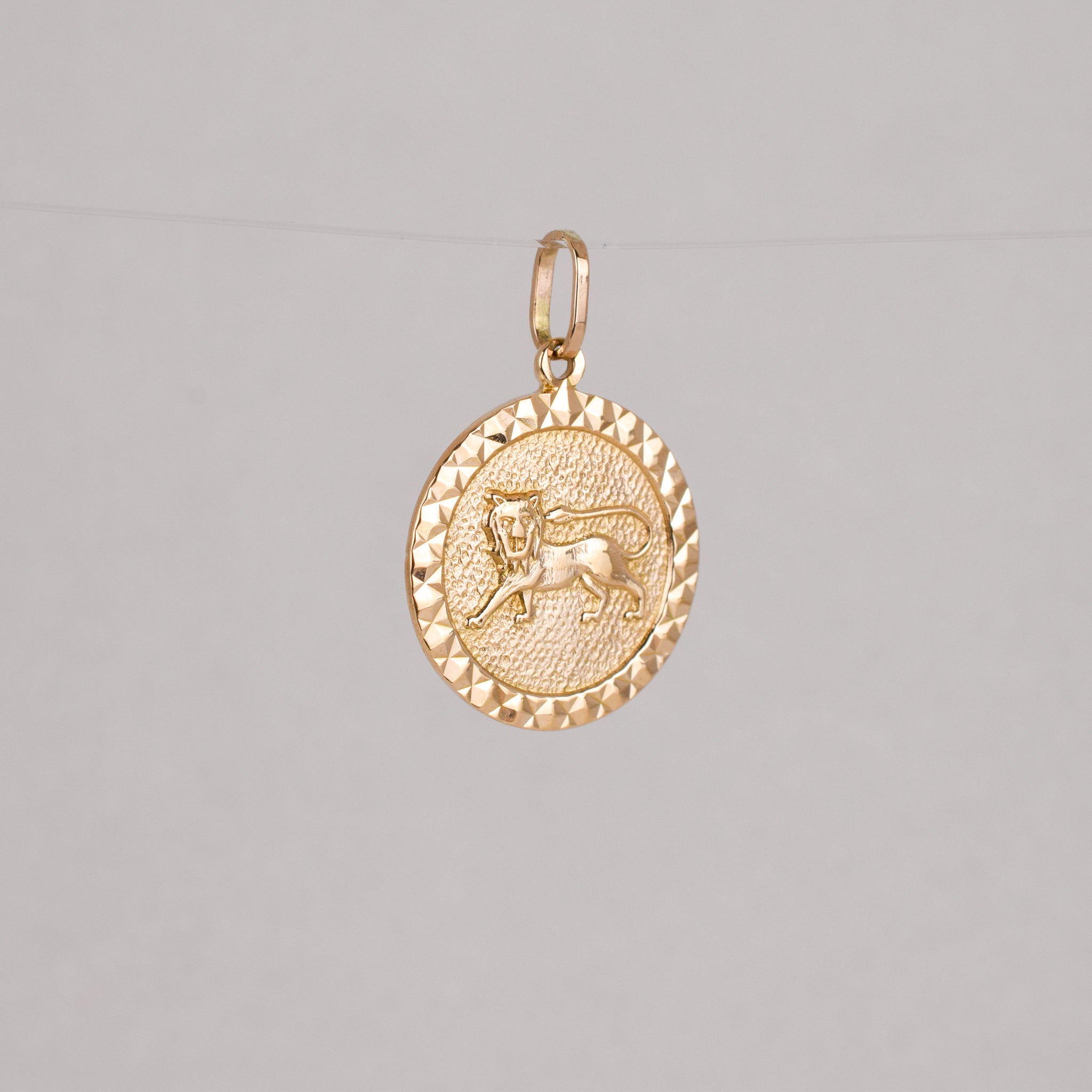 vintage gold leo pendant, folkor