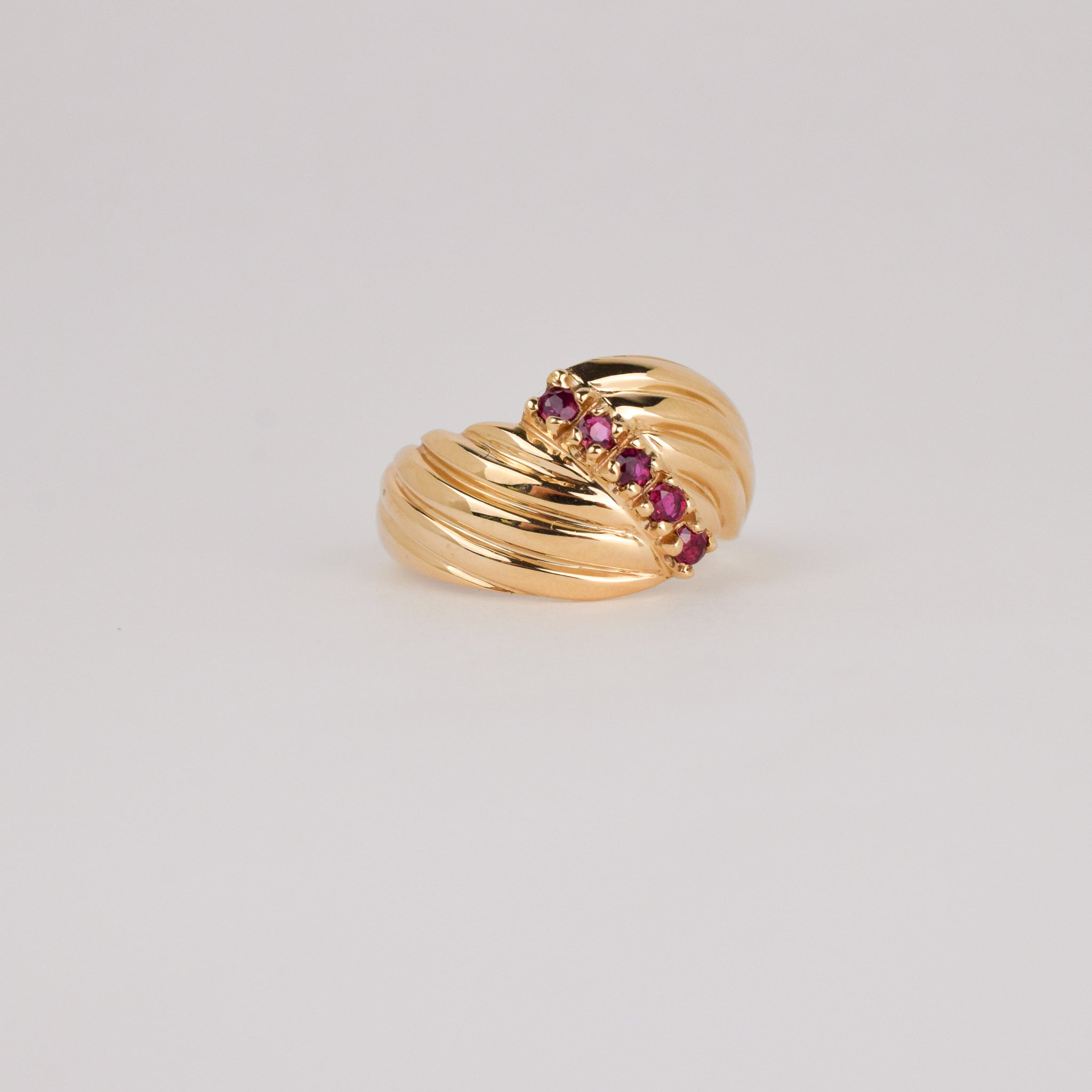 vintage gold ruby dome ring, folklor