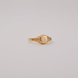 vintage gold signet ring, folklor