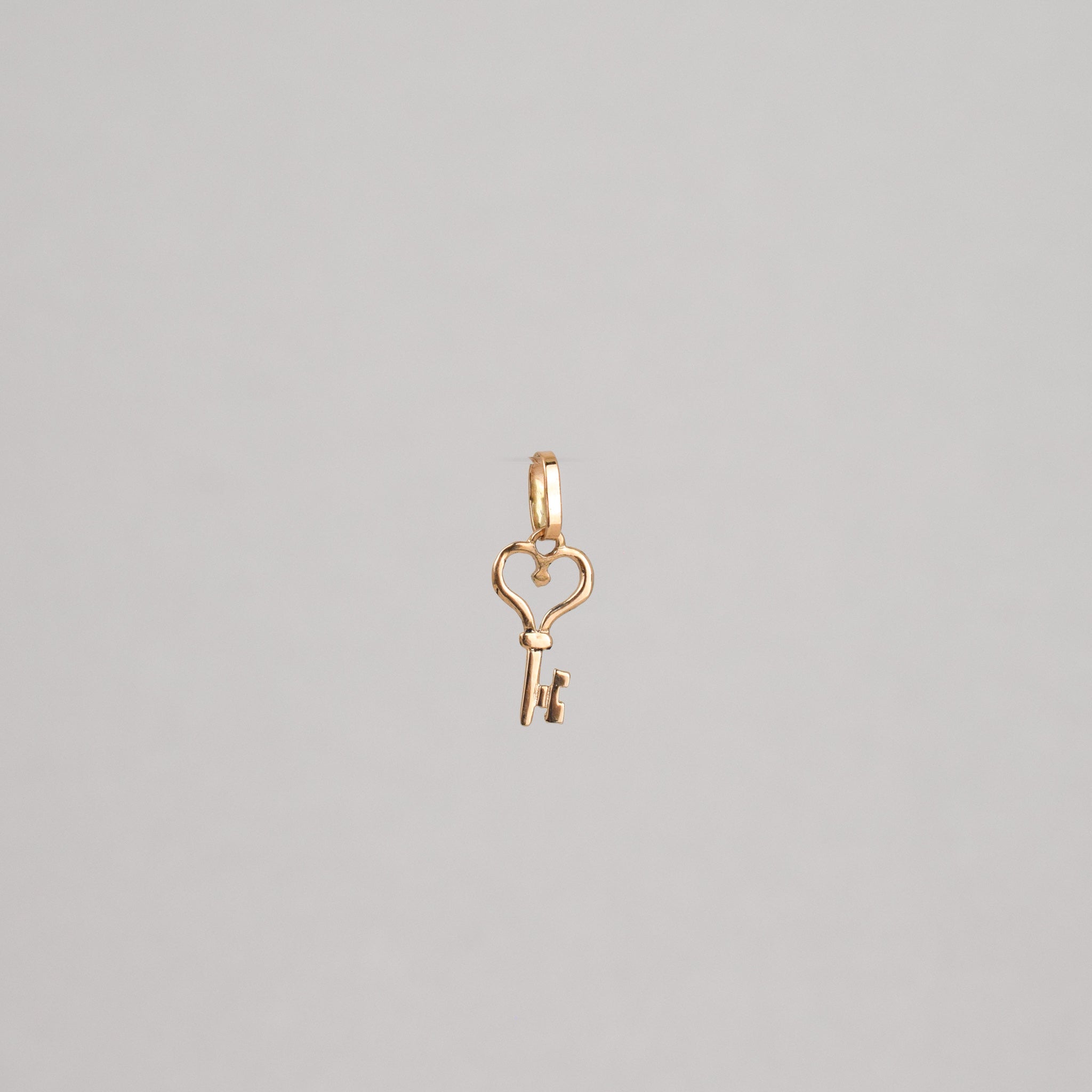 vintage gold key pendant, folklor