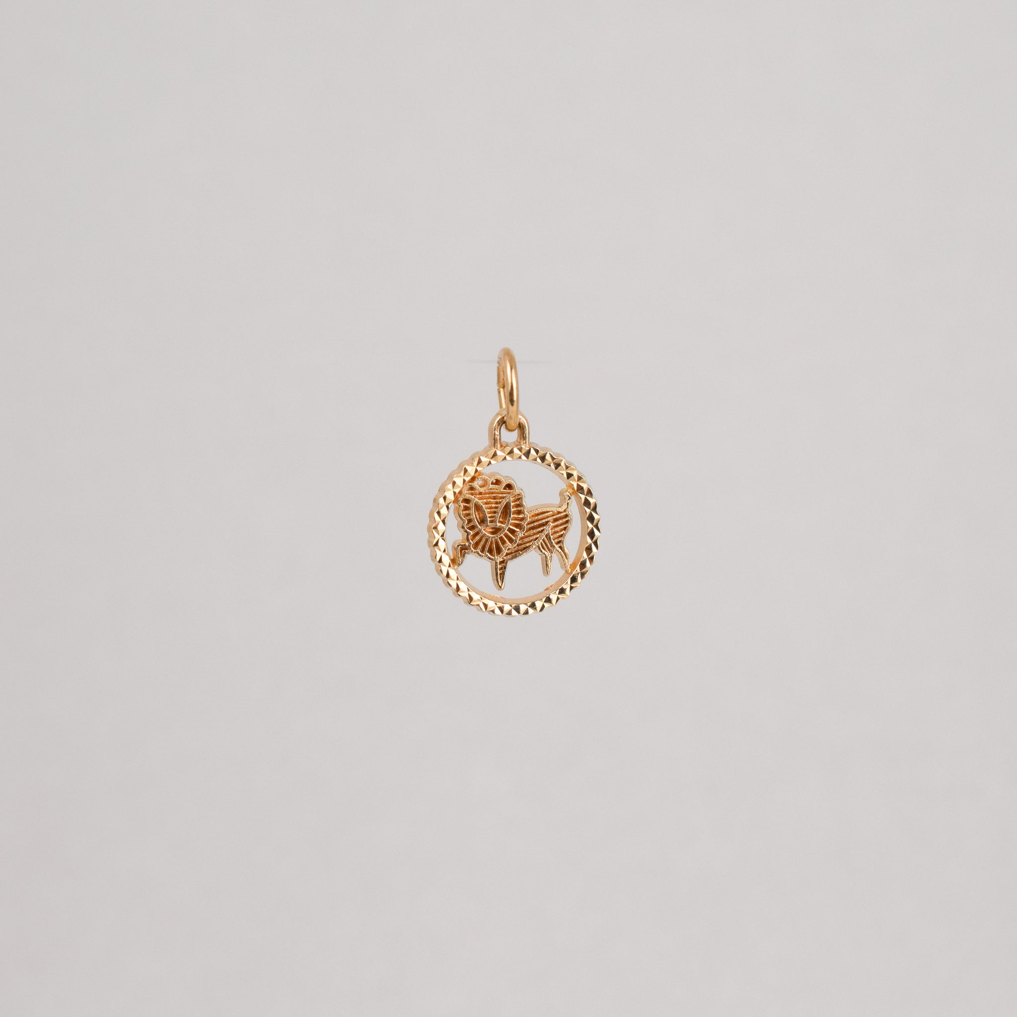 vintage gold leo horoscope pendant, folklor