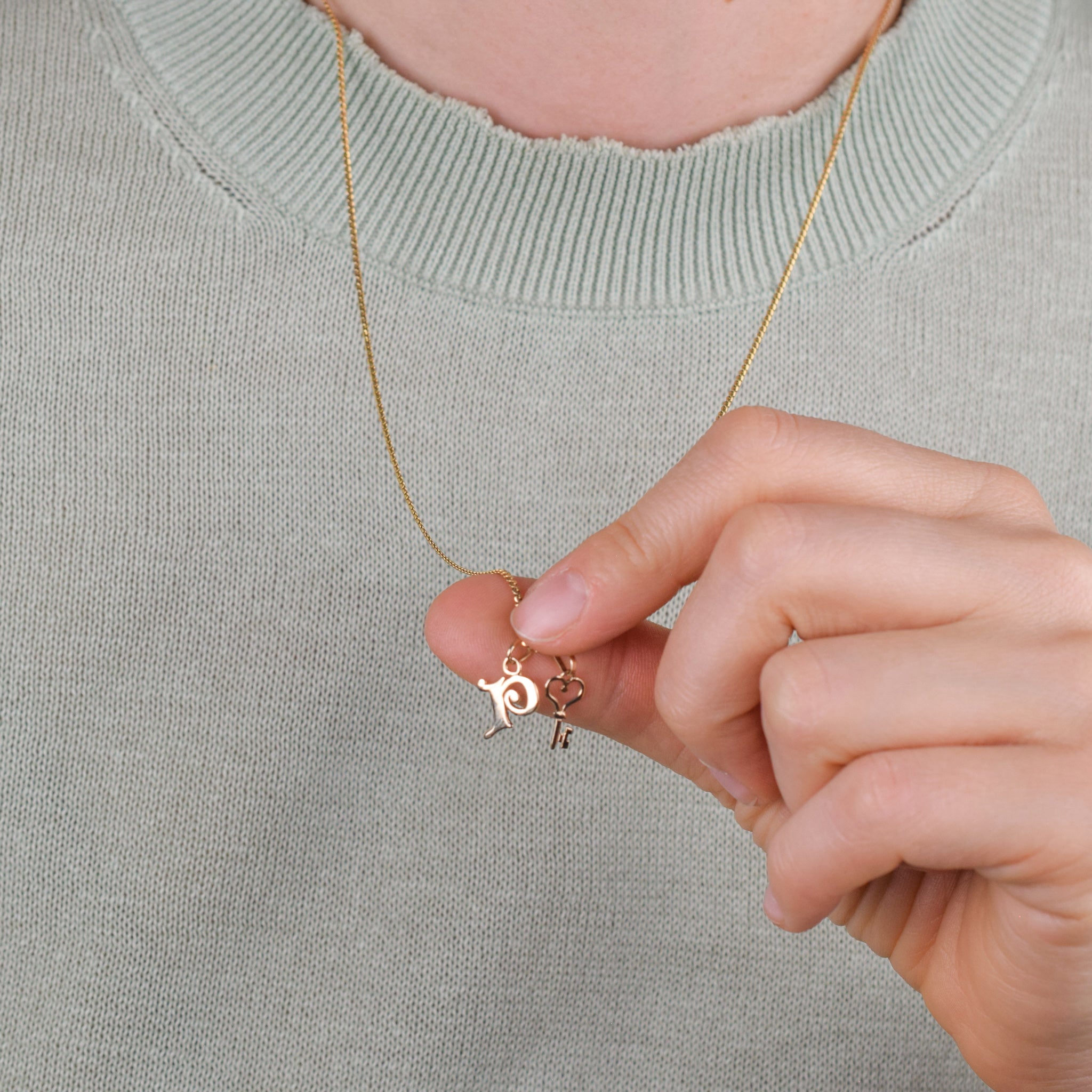 vintage gold key pendant, folklor