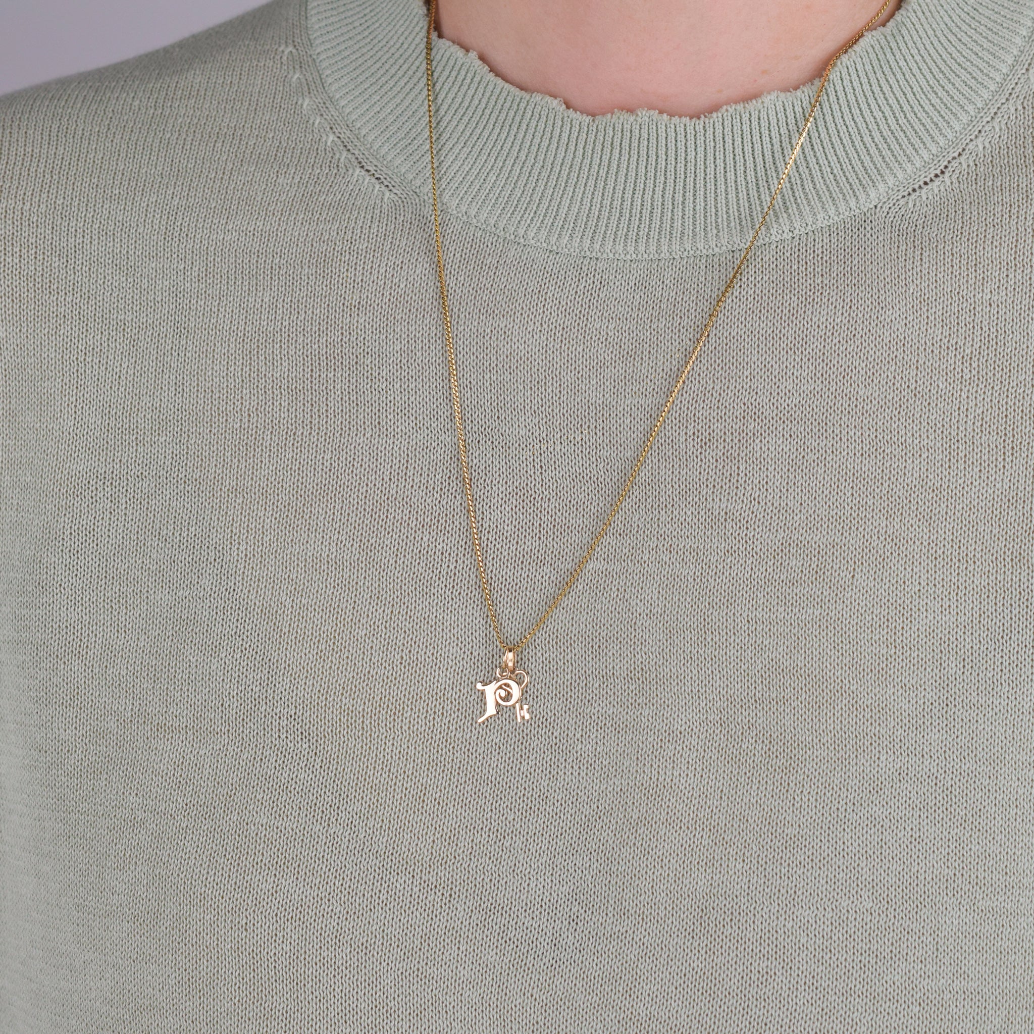 vintage gold 'p' pendant, folklor