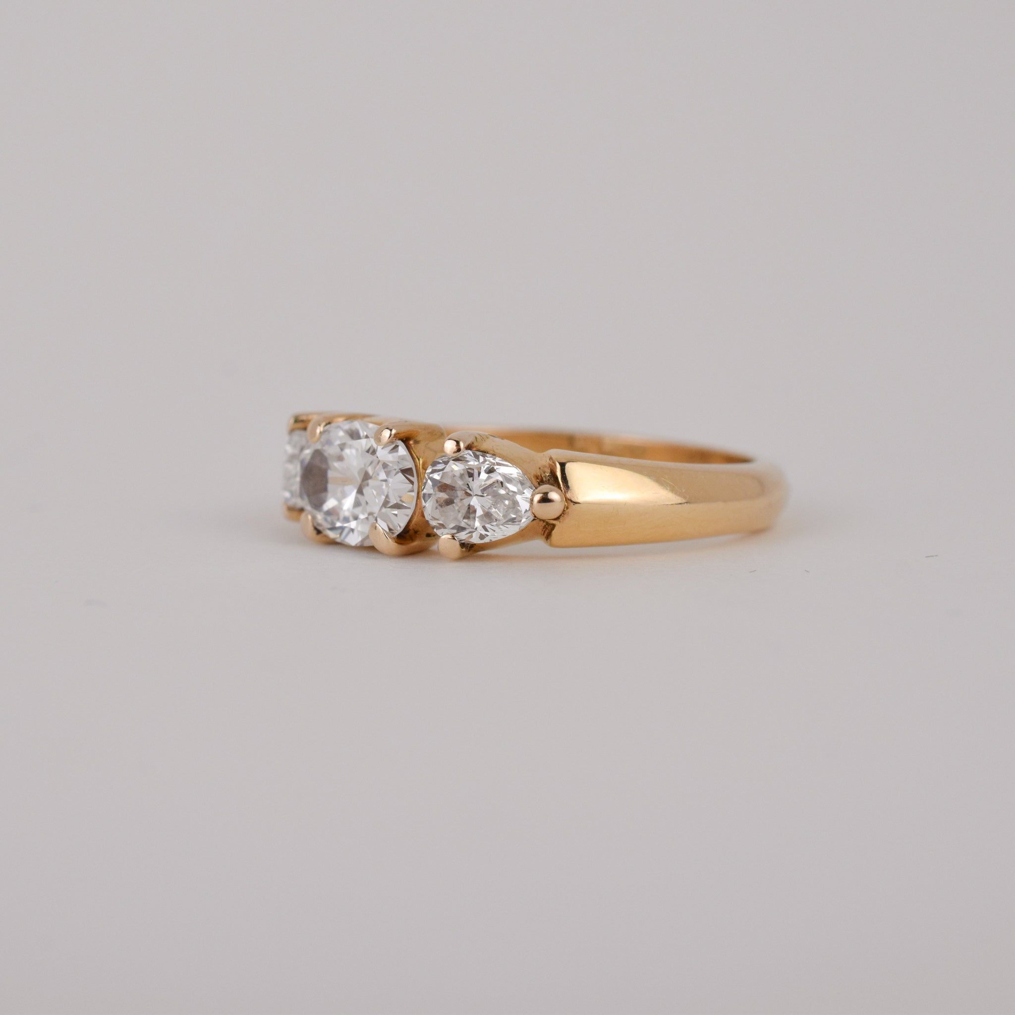Spectacular oval diamond trilogy engagement ring, folklor