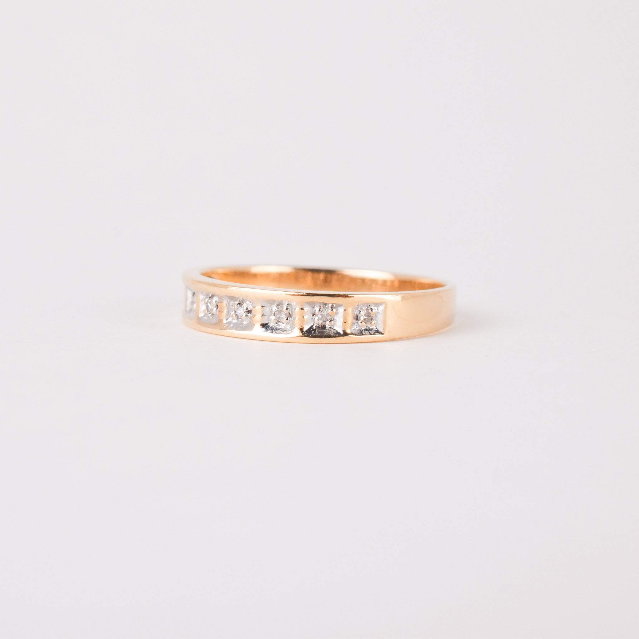 Detailed Diamond Band (10k)