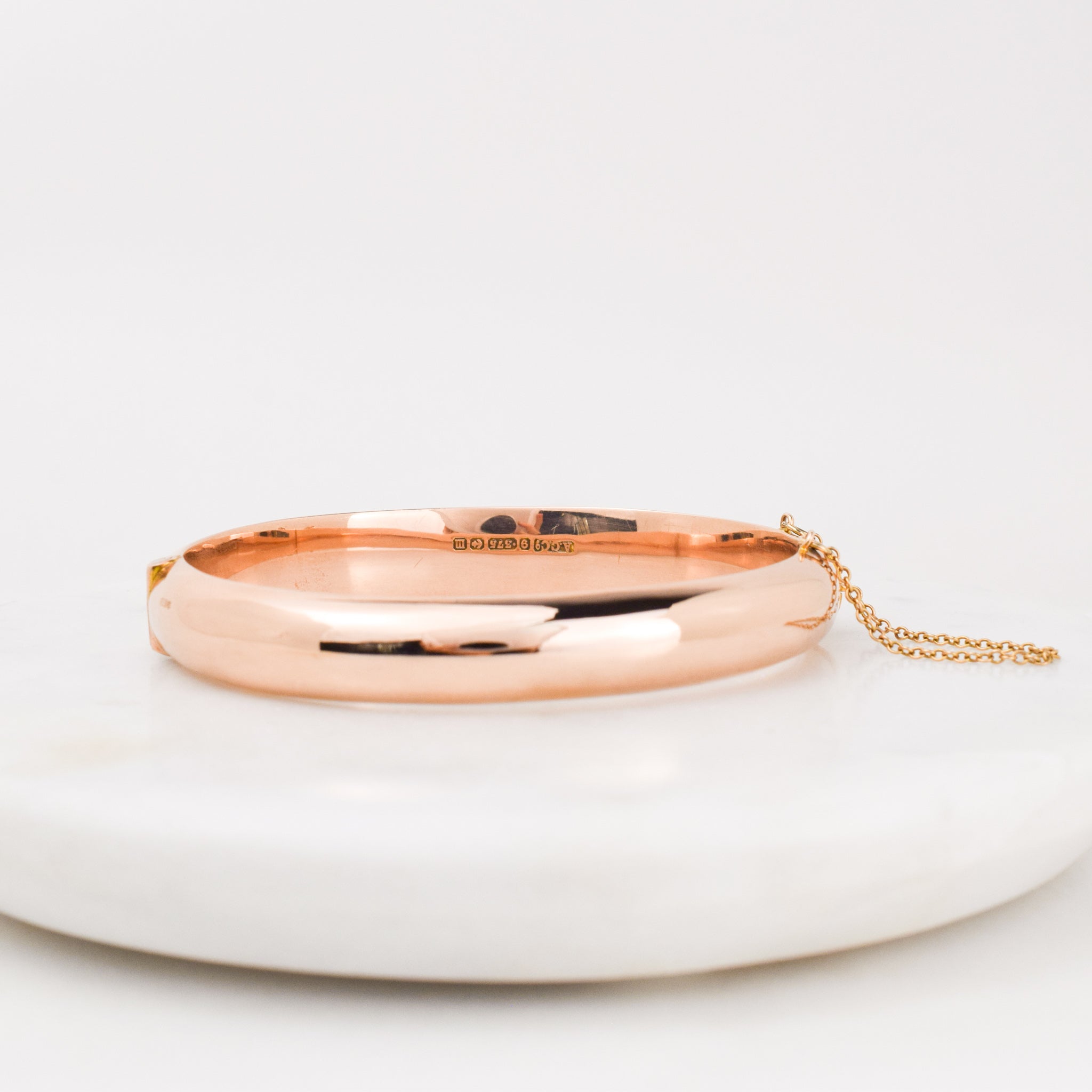 Beautiful Antique Bangle (9k)