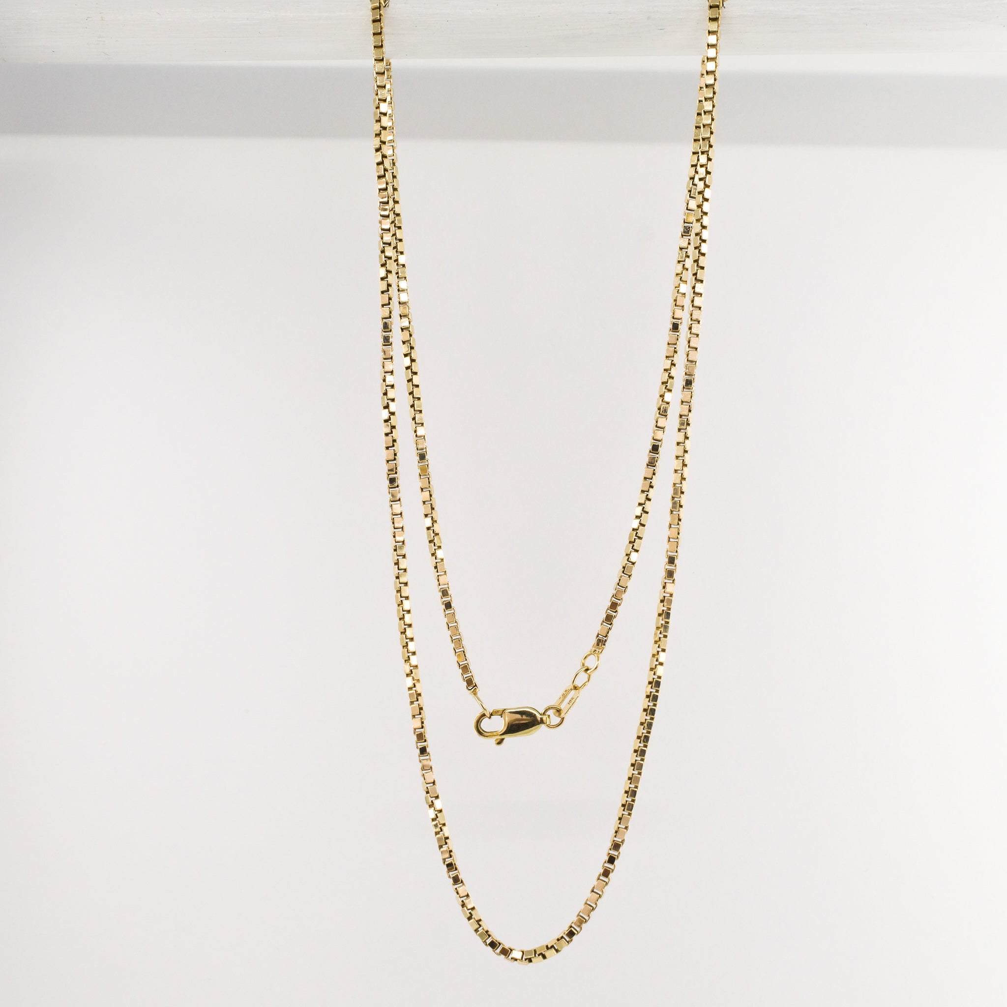 19" Sparkly Box Chain