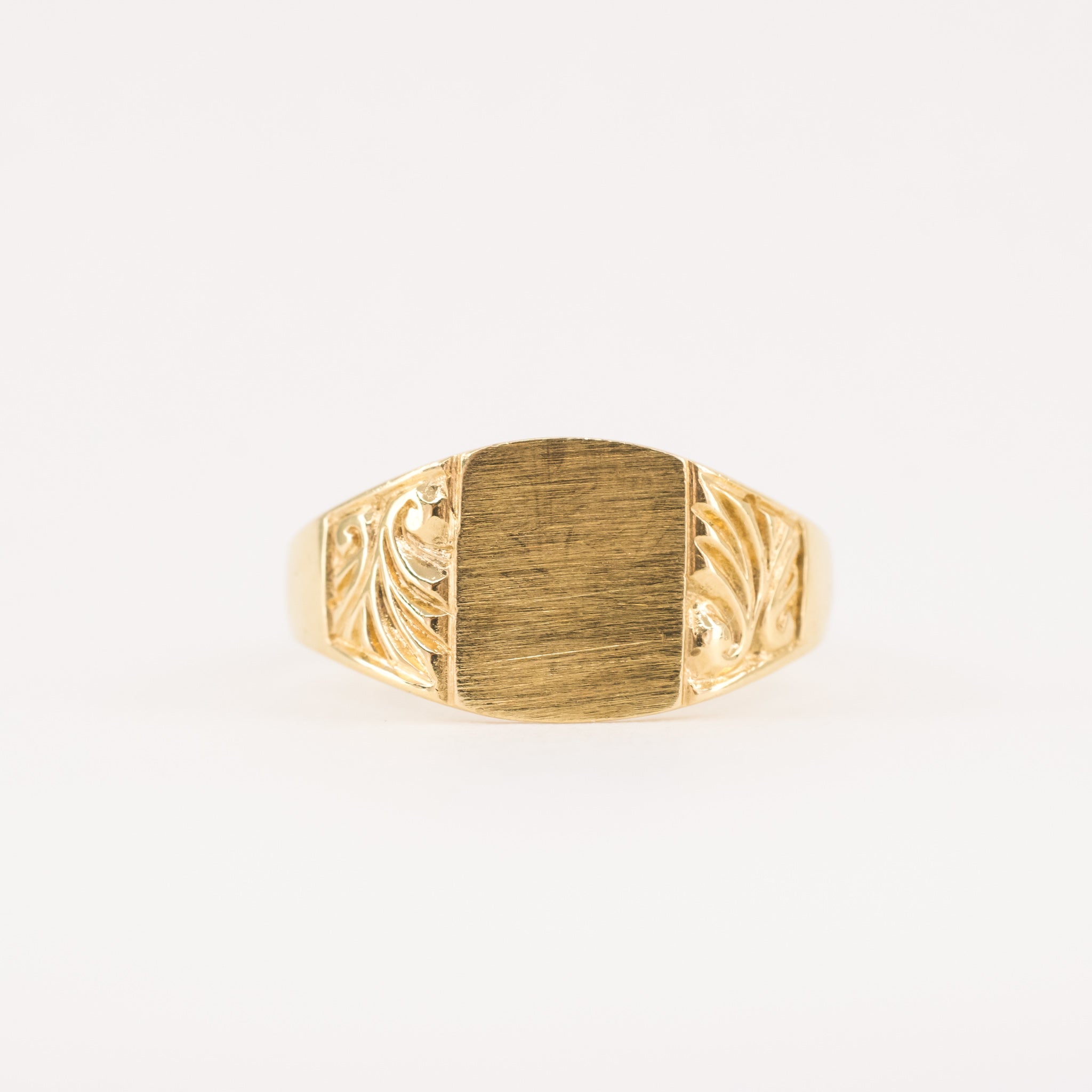 vintage gold signet ring, folklor, vintage and antique jewelry canada 
