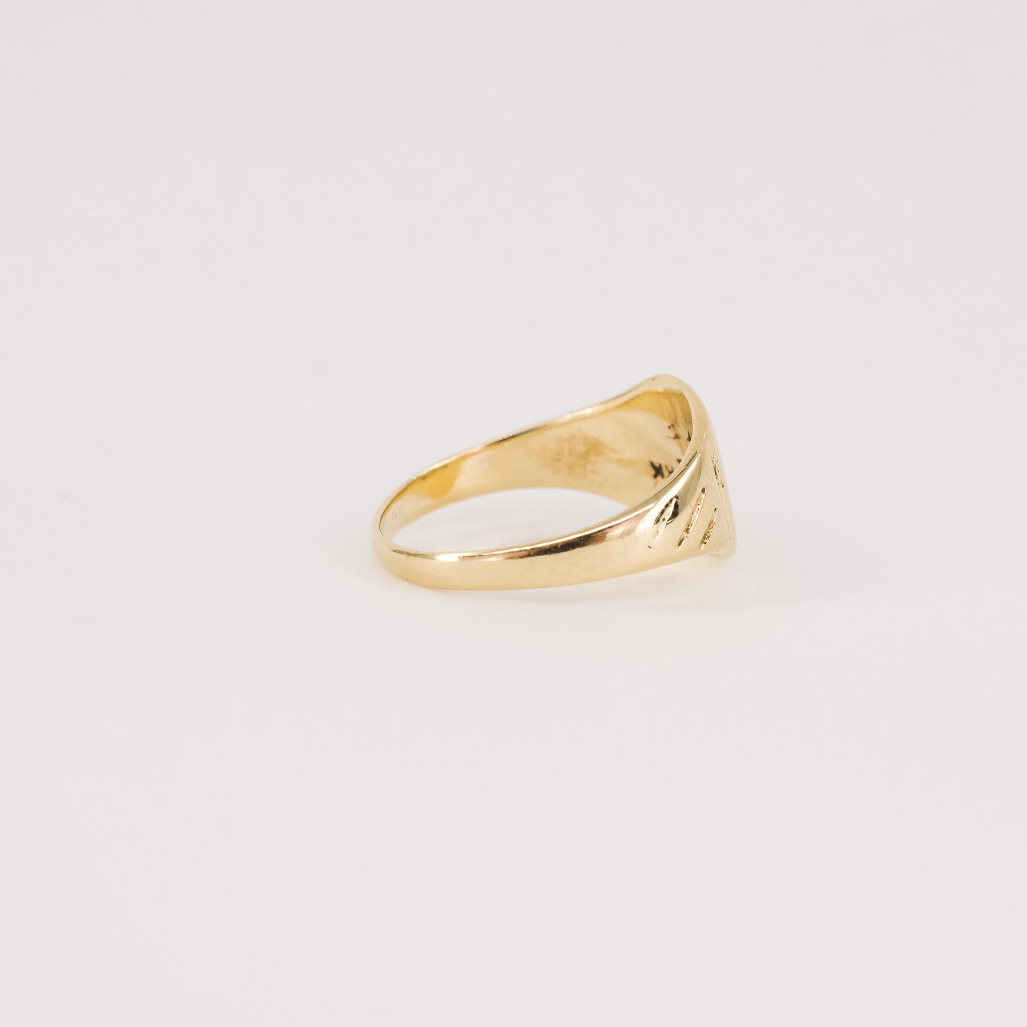 vintage gold signet ring, folklor vintage and antique jewelry