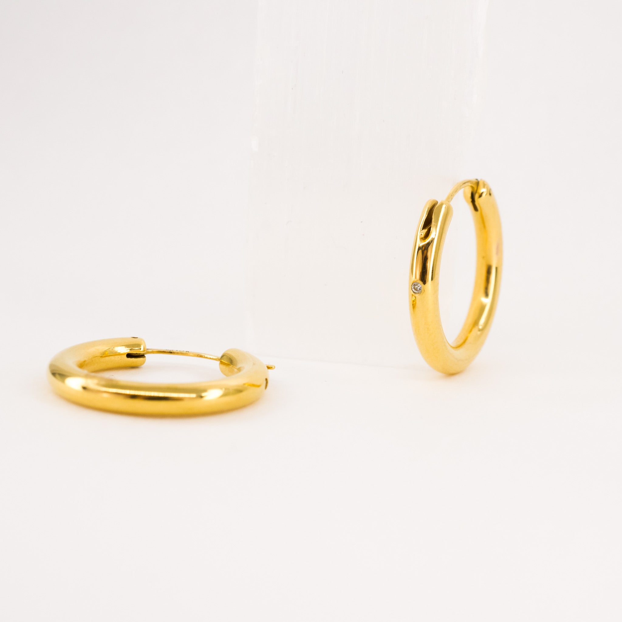 vintage gold hoop earrings, folklor vintage and antique and preloved jewelry canada