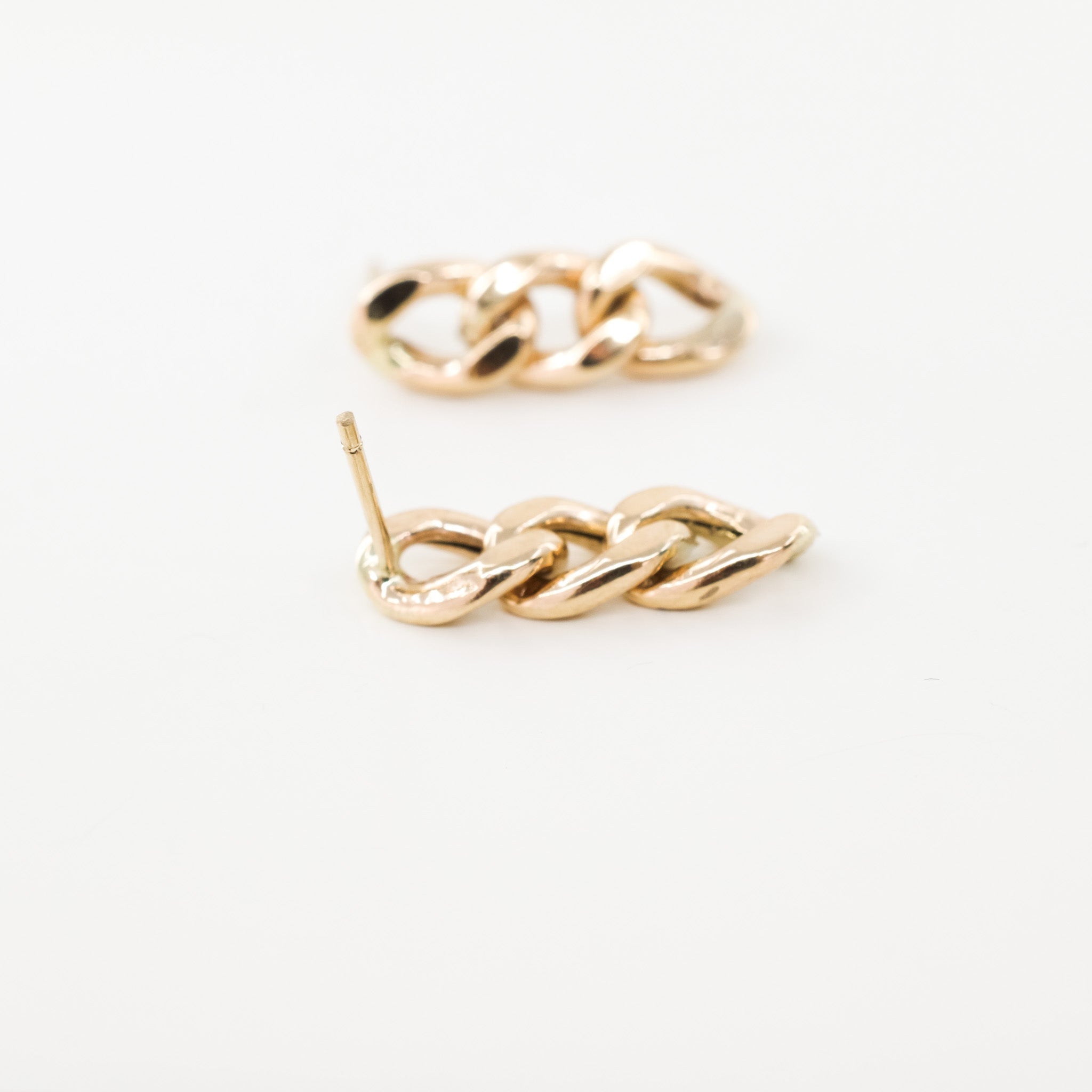 vintage gold curb chain earrings, folklor vintage and antique and preloved jewelry canada