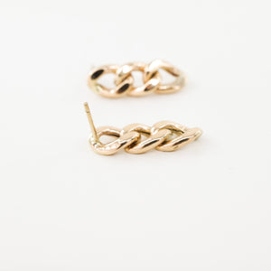 vintage gold curb chain earrings, folklor vintage and antique and preloved jewelry canada