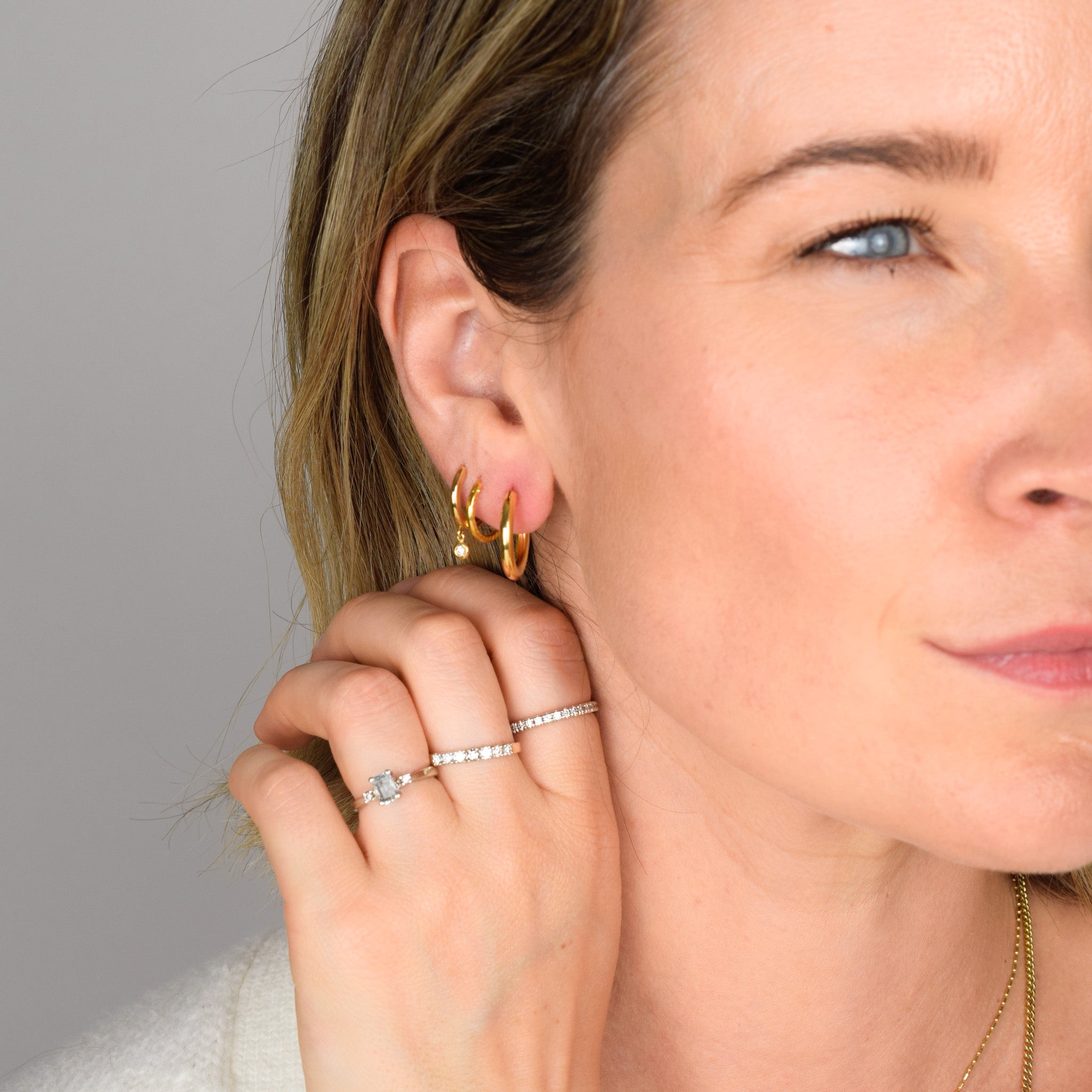vintage gold hoop earrings, folklor vintage and antique and preloved jewelry canada
