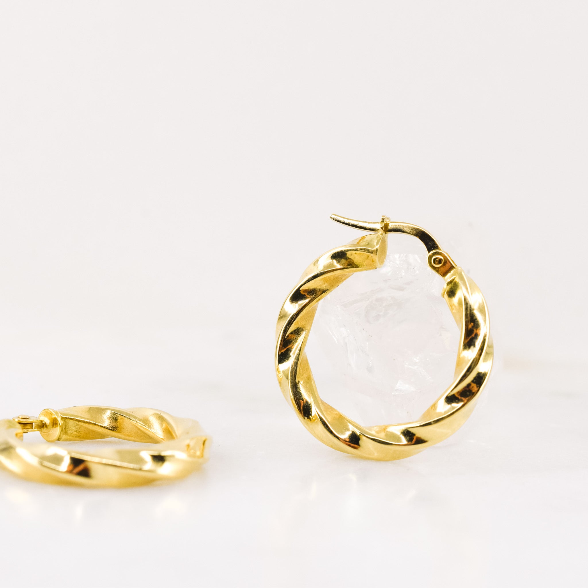 vintage 18k gold twist hoop earrings, folklor vintage jewelry canada 