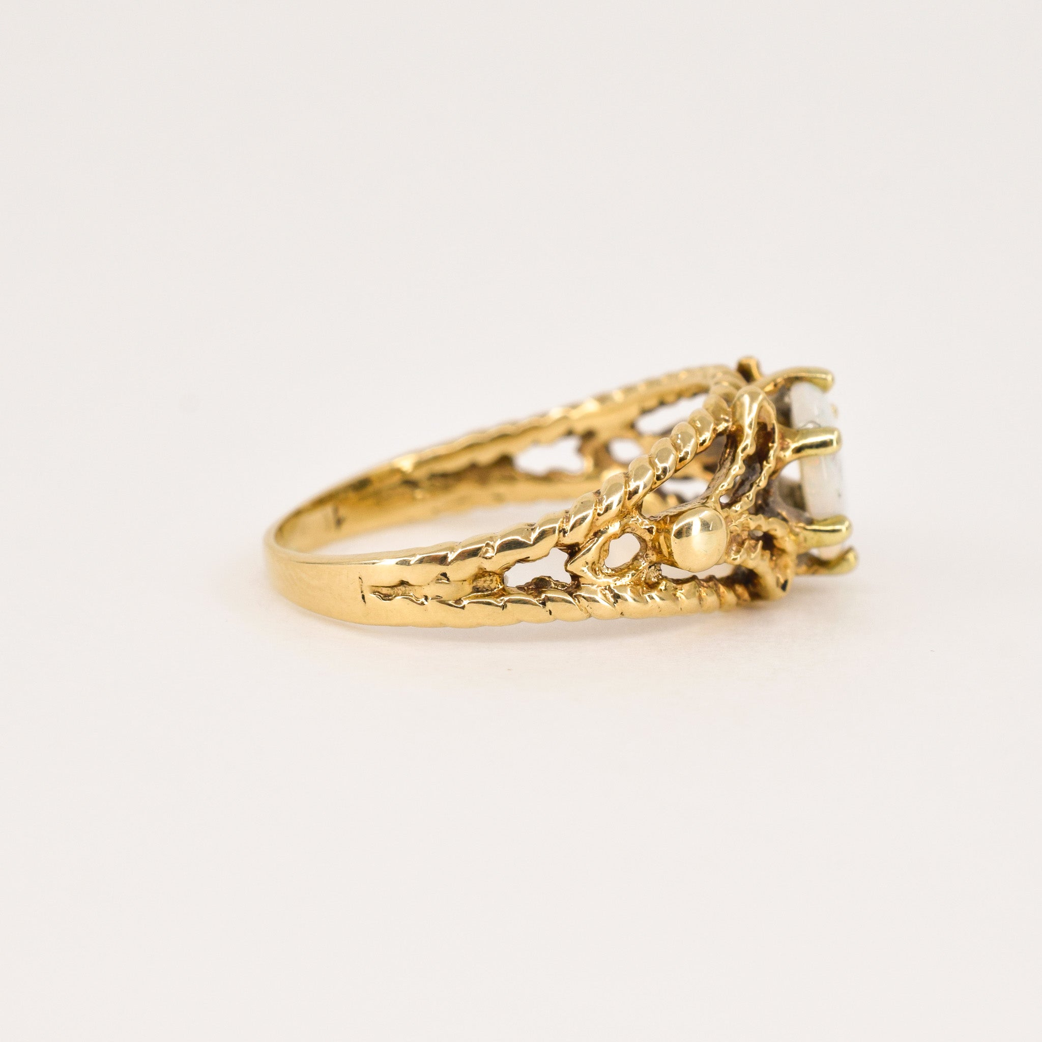 vintage gold opal ring, folklor vintage jewelry canada
