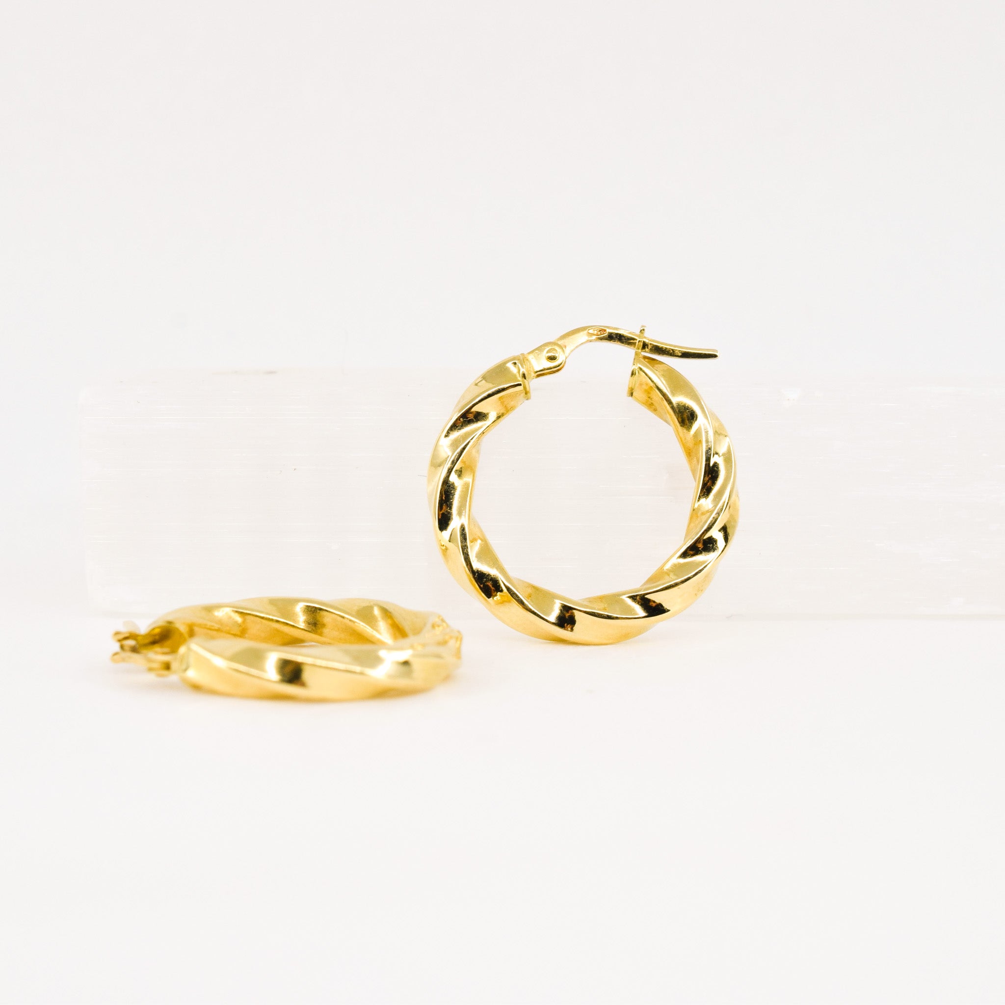 vintage 18k gold twist hoop earrings, folklor vintage jewelry canada 