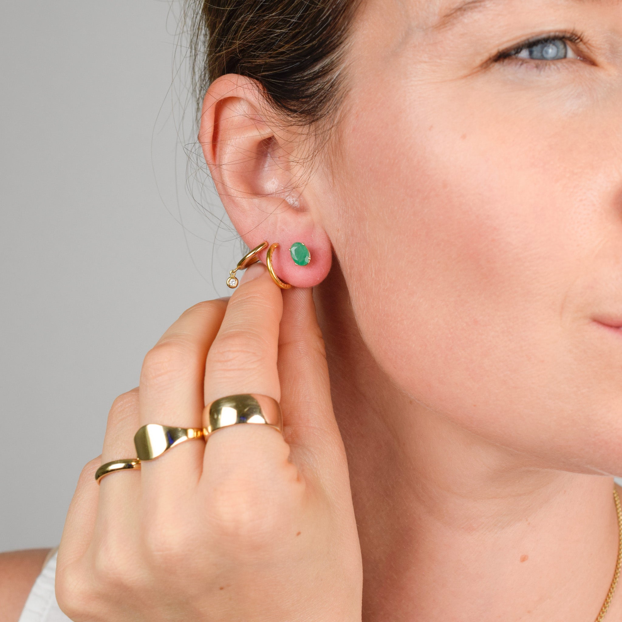 vintage emerald stud earrings, folklor vintage jewelry store canada