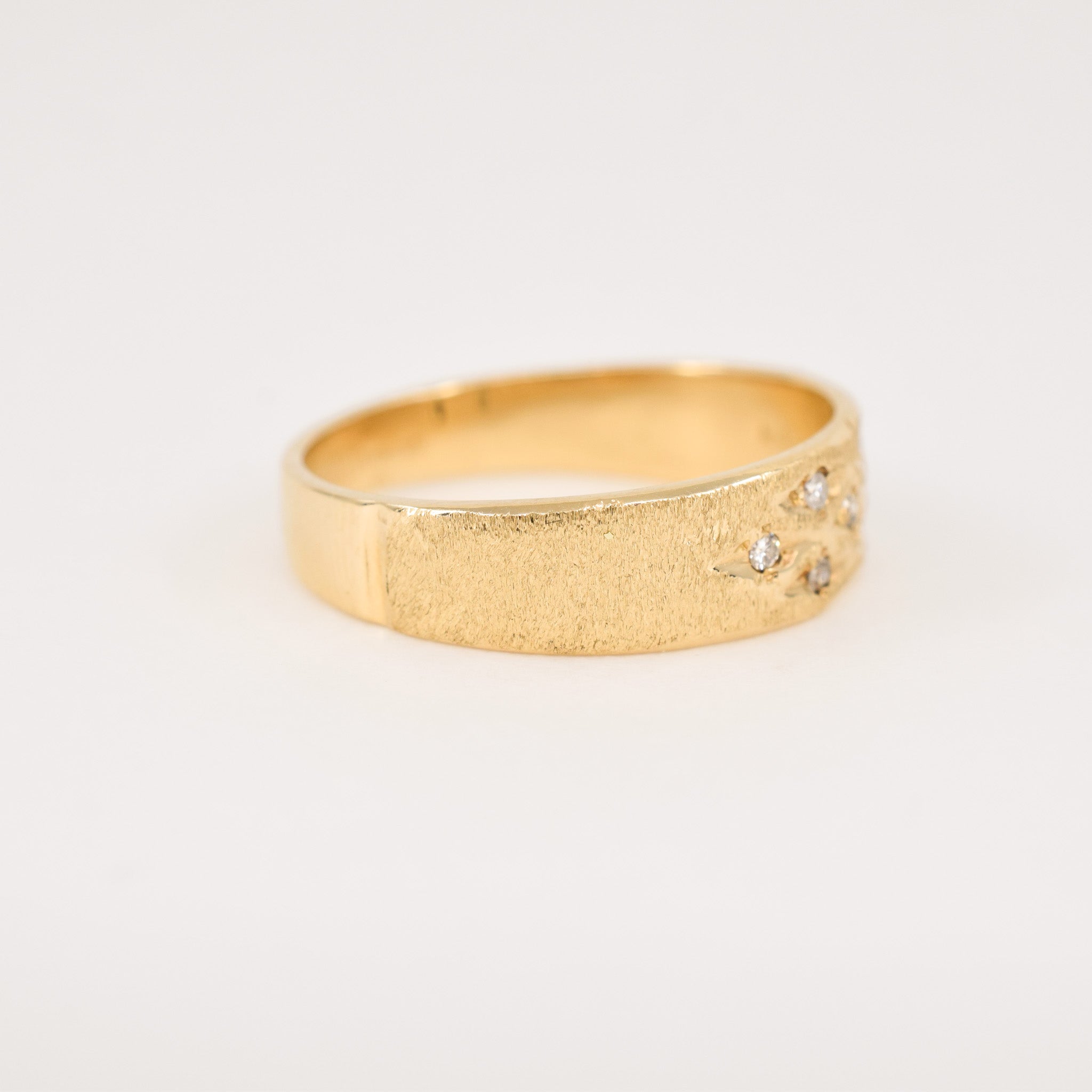 vintage gold brushed diamond ring, folklor vintage jewelry canada