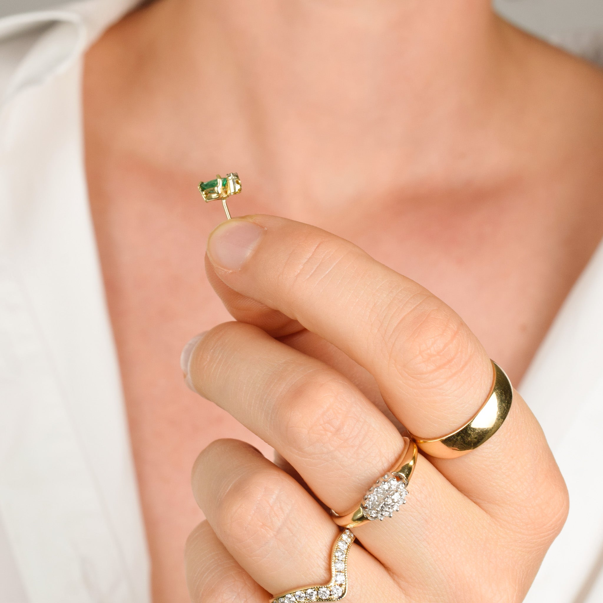 vintage emerald and diamond stud earrings, folklor vintage jewelry canada 