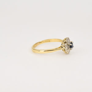 antique sapphire and diamond ring, folklor vintage jewelry canada vintage sapphire and diamond ring made in London in the 60's, folklor vintage jewelry canada 