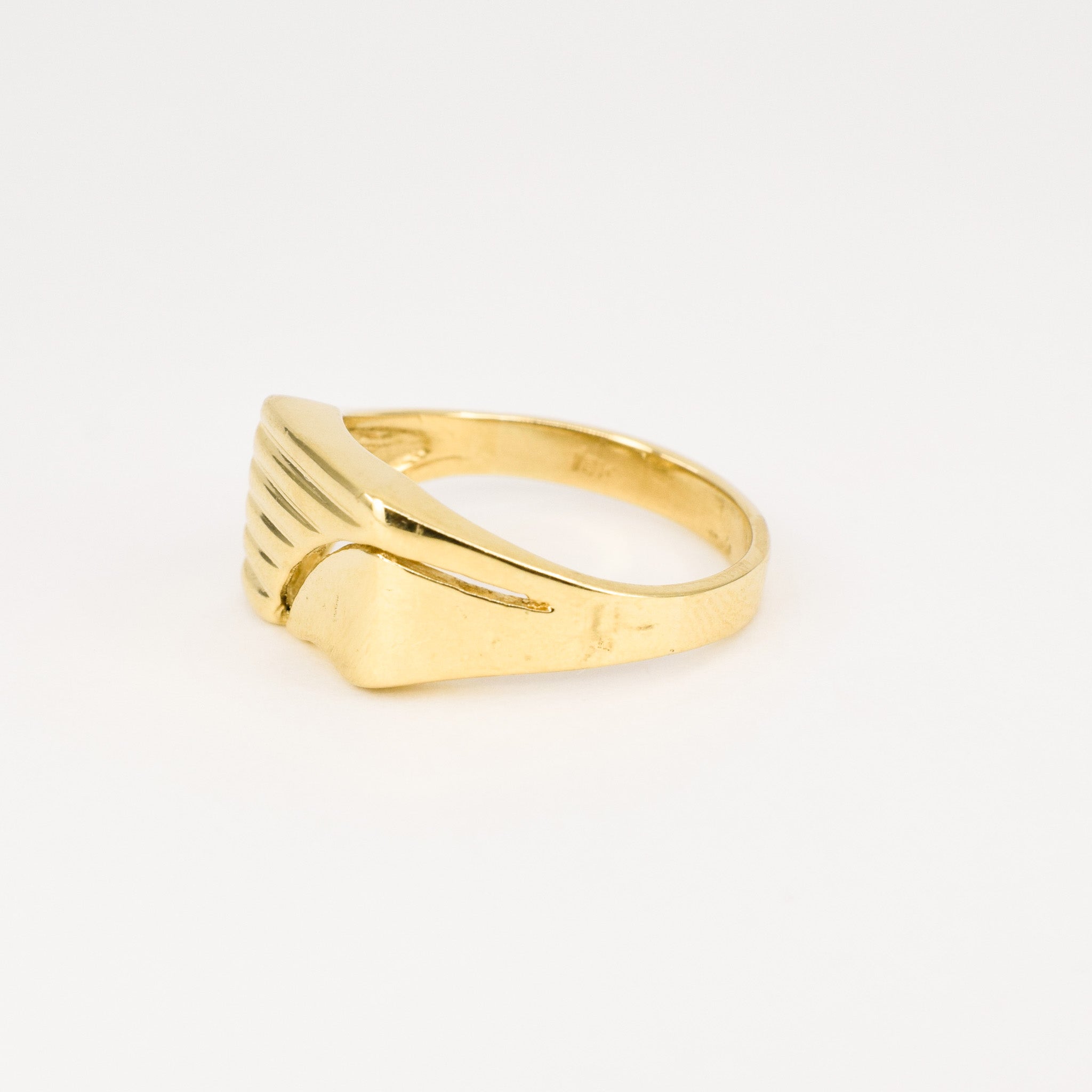 vintage 18k gold signet ring, folklor vintage jewelry canada