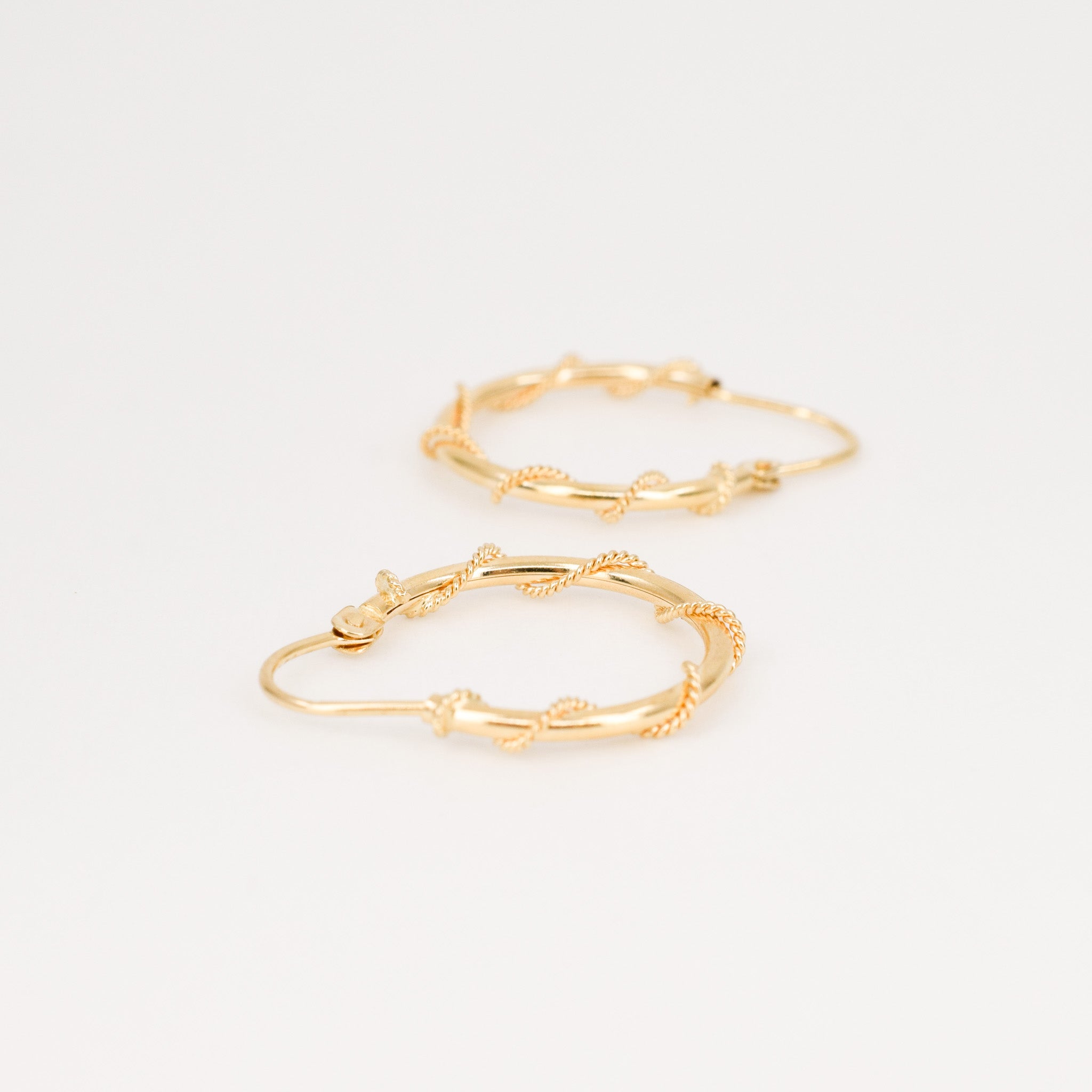 vintage dainty rope hoop earrings, folklor vintage jewelry canada