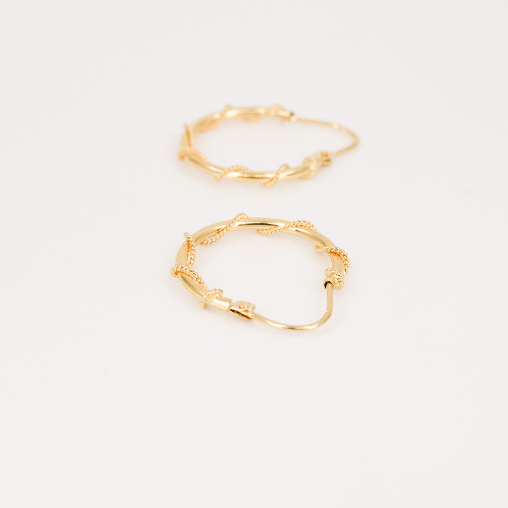 vintage dainty rope hoop earrings, folklor vintage jewelry canada