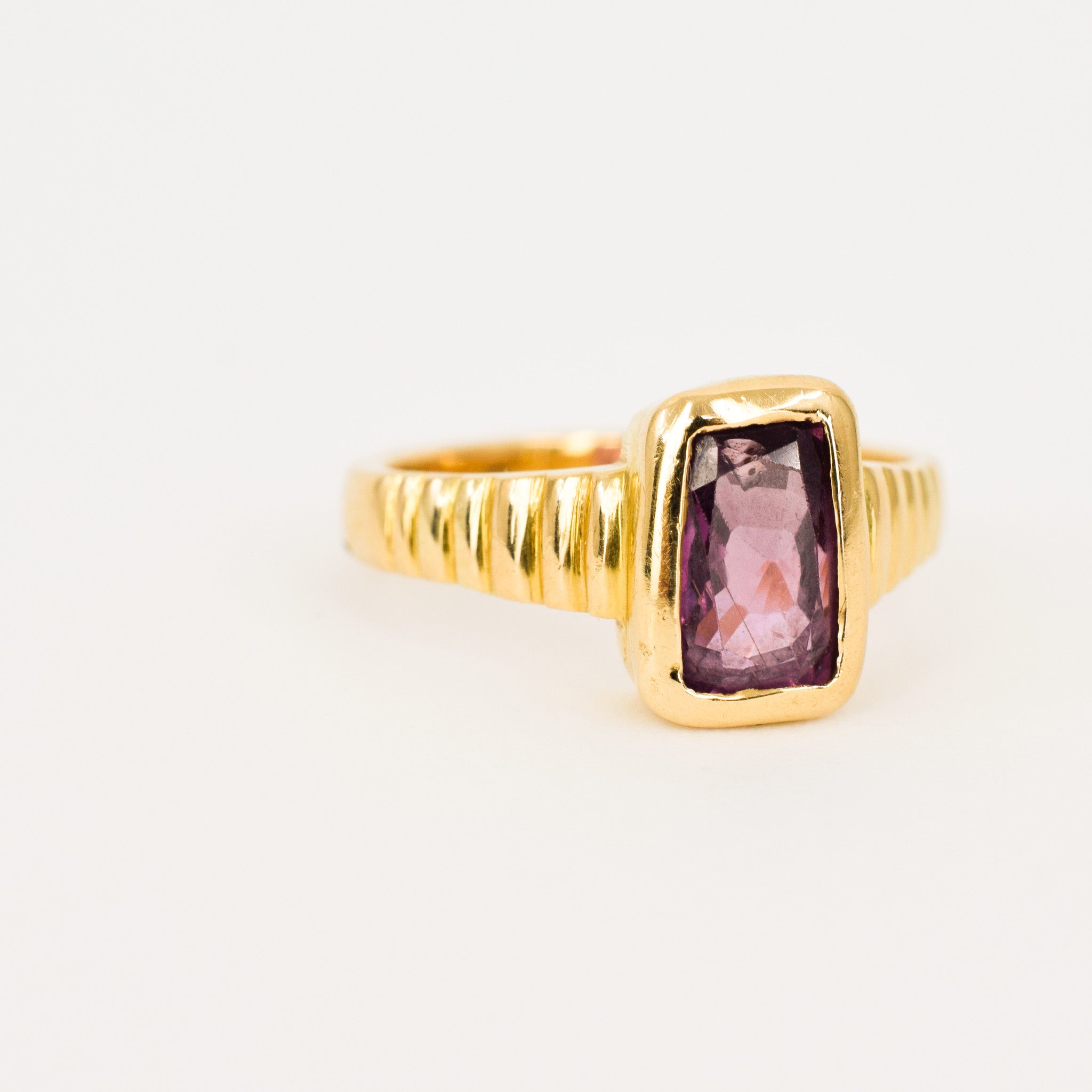 19k vintage bezel set ruby engagement ring, folklor vintage jewelry canada 