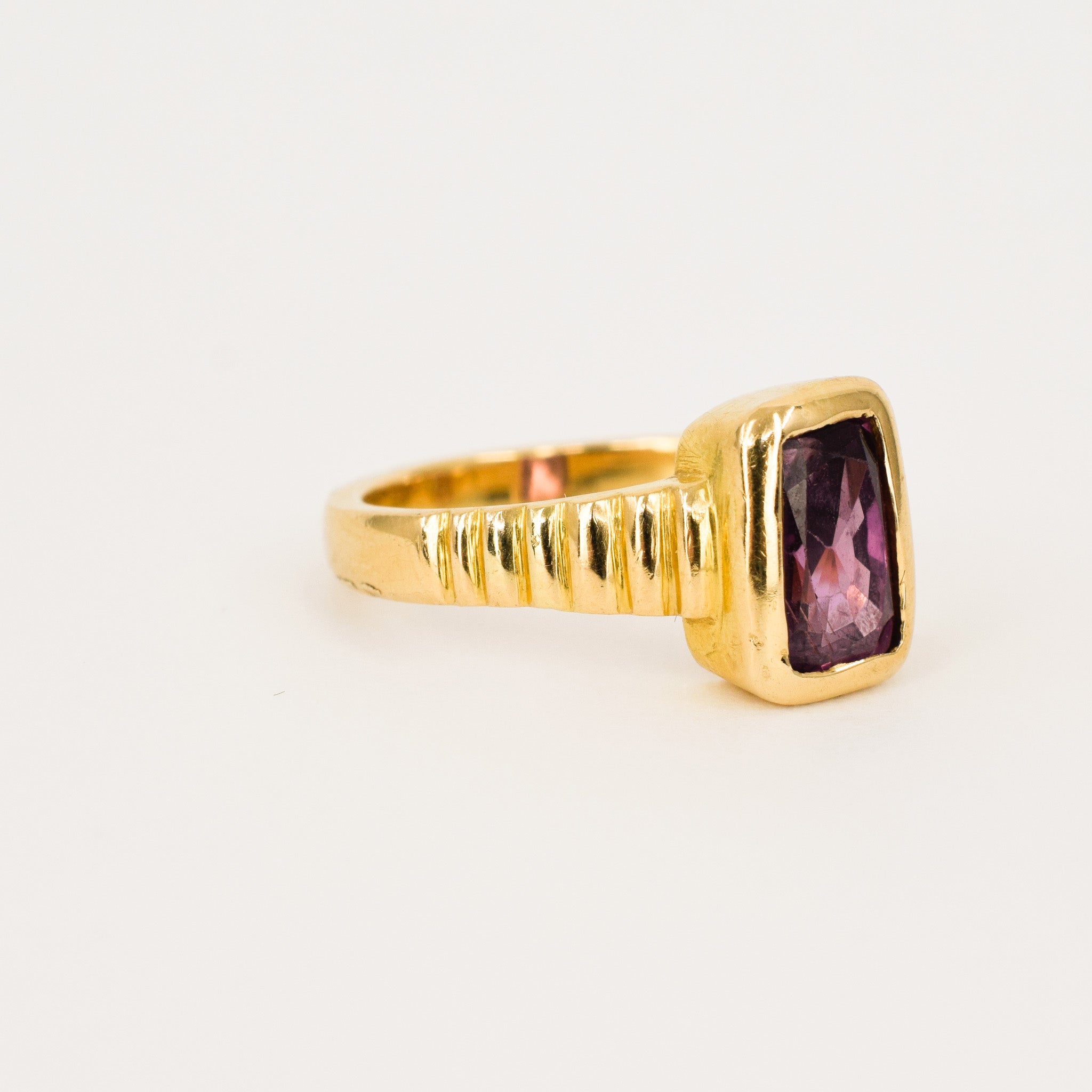 19k vintage bezel set ruby engagement ring, folklor vintage jewelry canada 