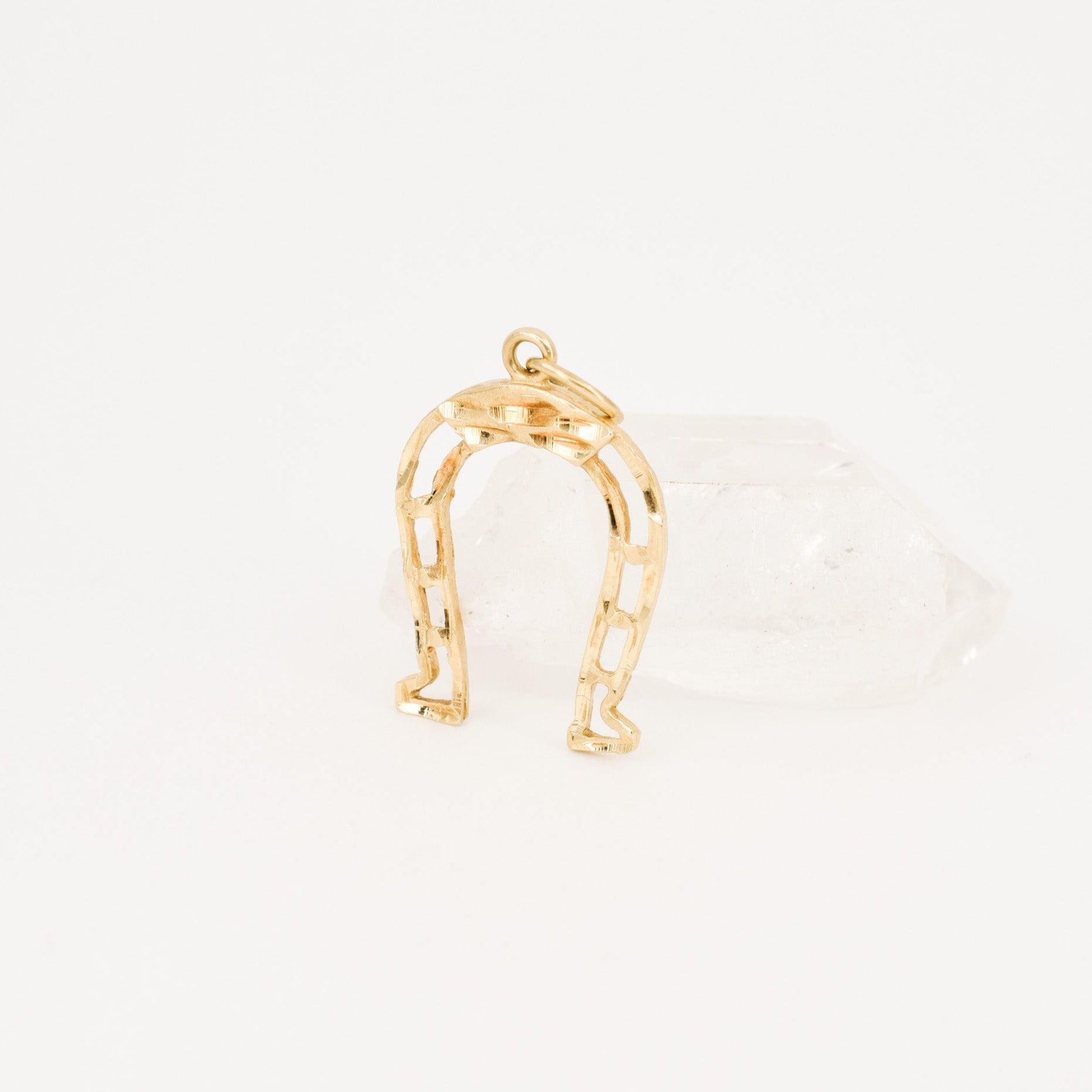 vintage horseshoe charm pendant, folklor vintage jewelry canada